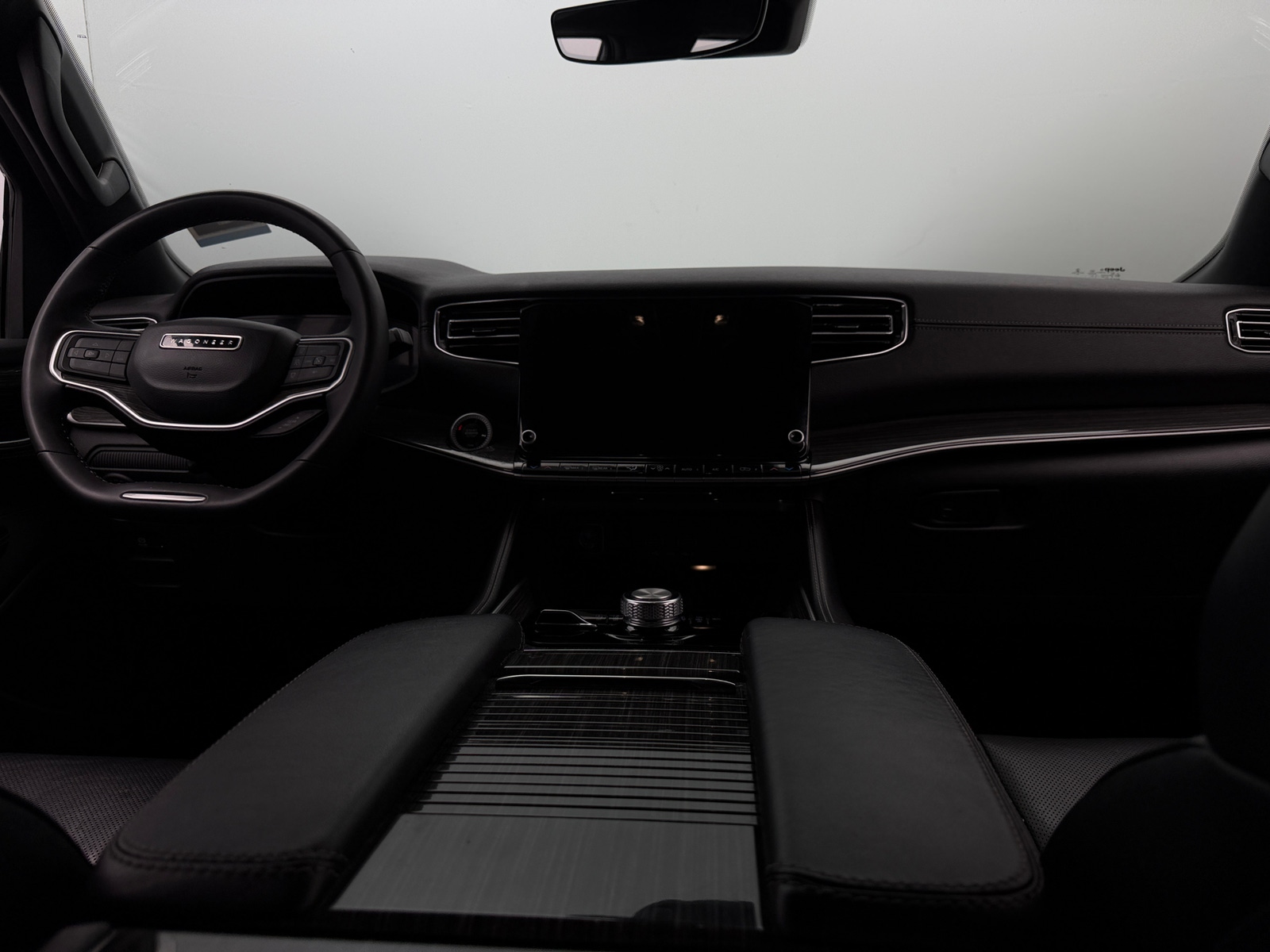 Thumbnail: 2022 Jeep Wagoneer - 2