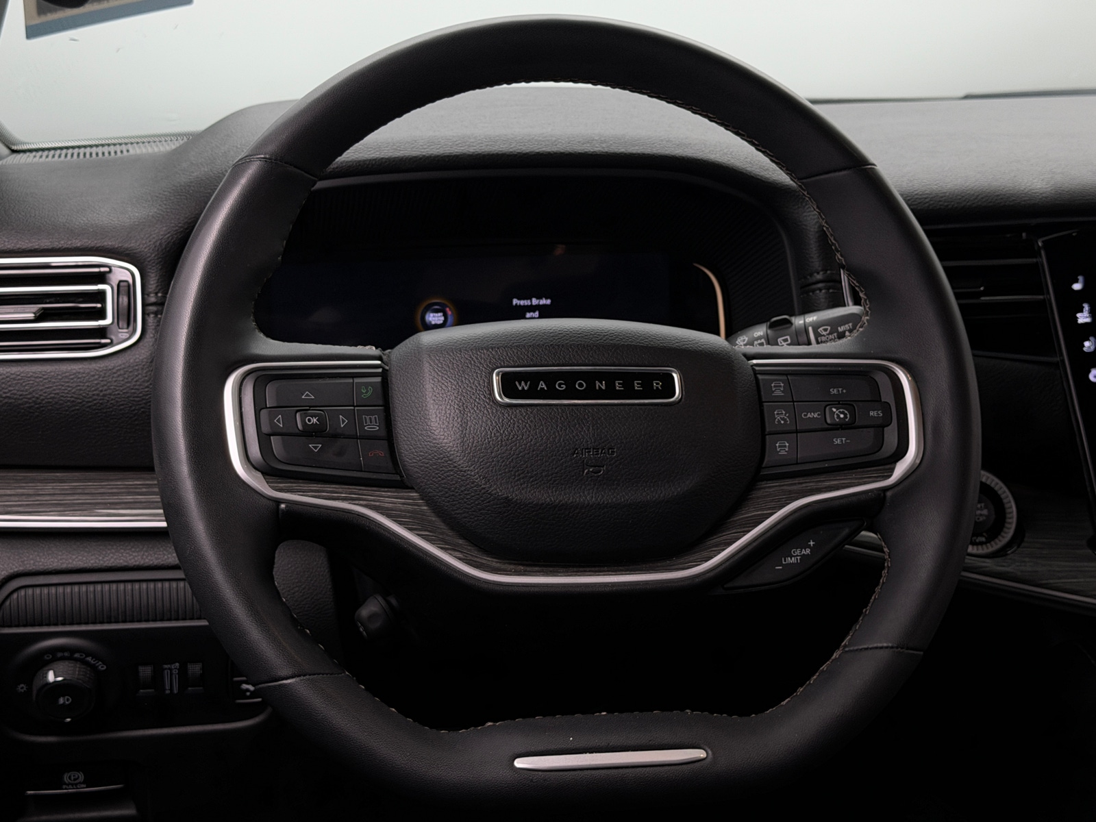 Thumbnail: 2022 Jeep Wagoneer - 4