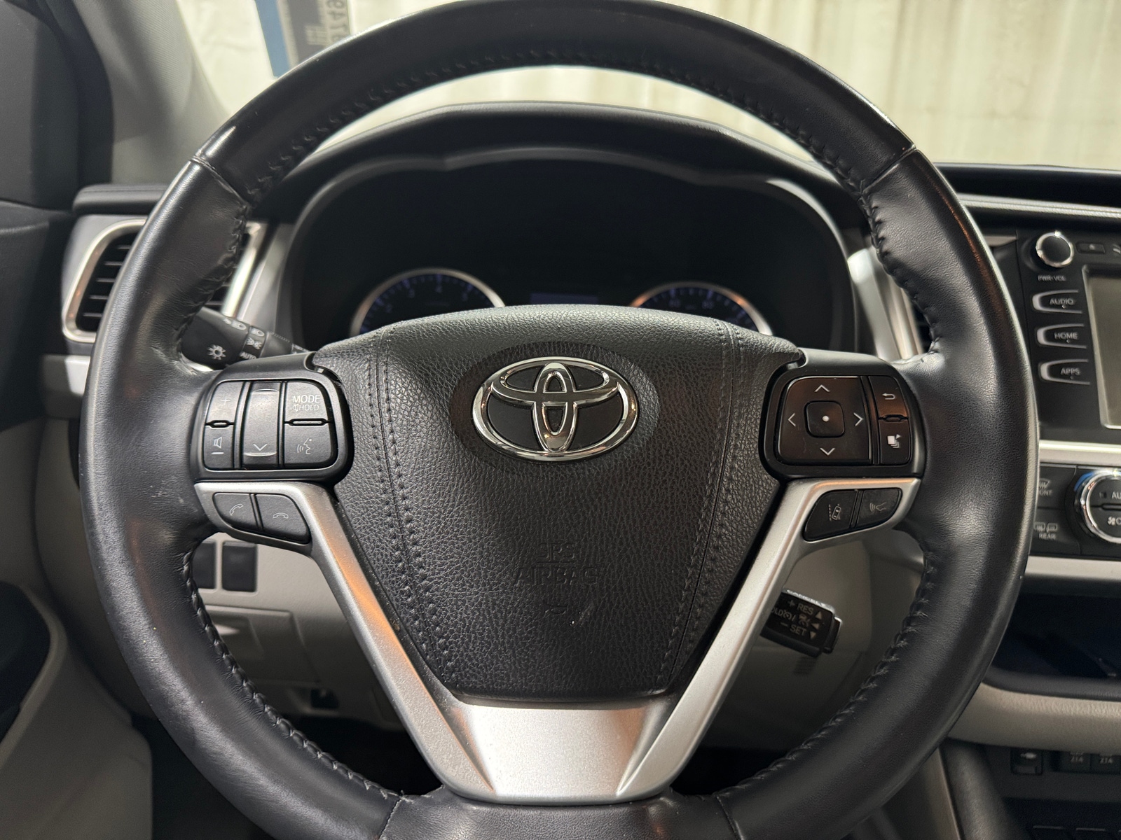 Thumbnail: 2018 Toyota Highlander - 5