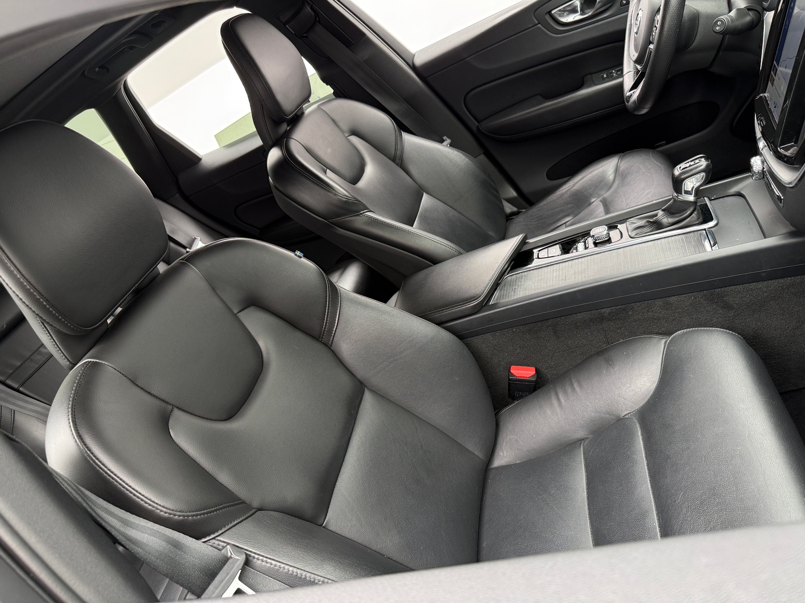 Thumbnail: 2019 Volvo XC60 - 2