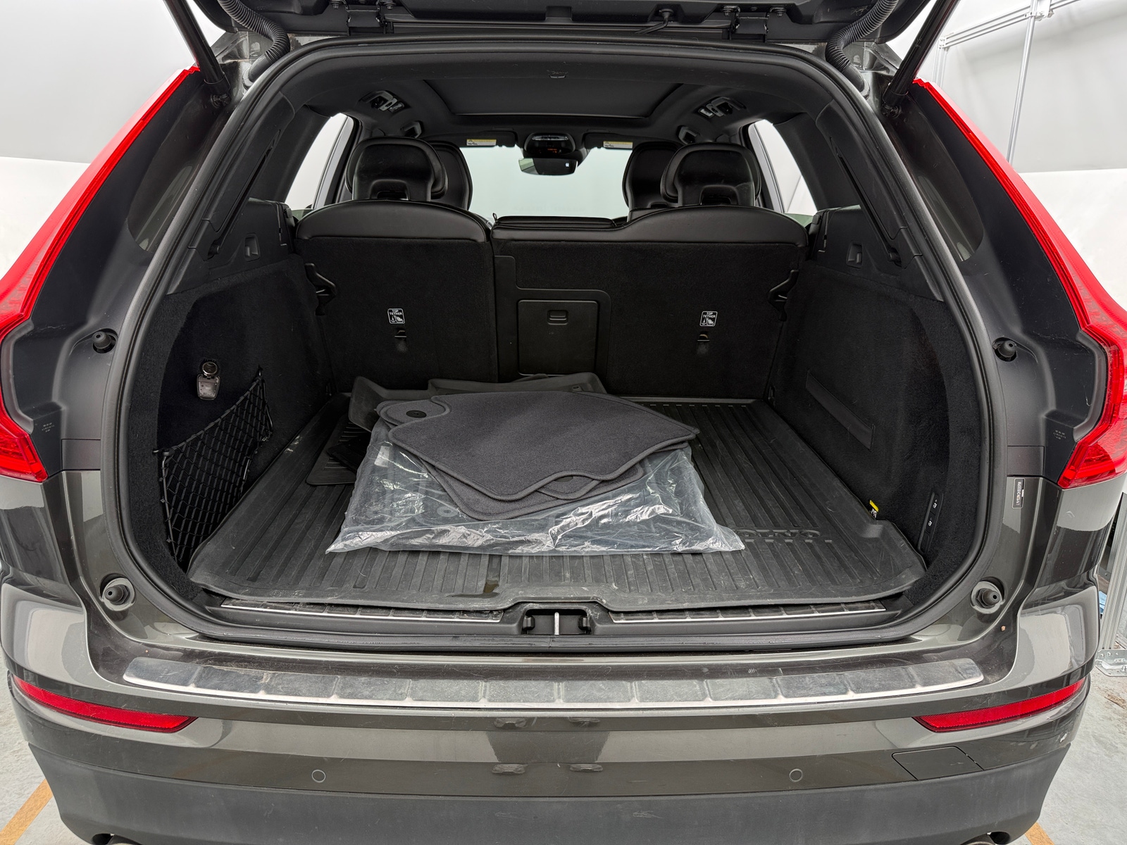 Thumbnail: 2019 Volvo XC60 - 7