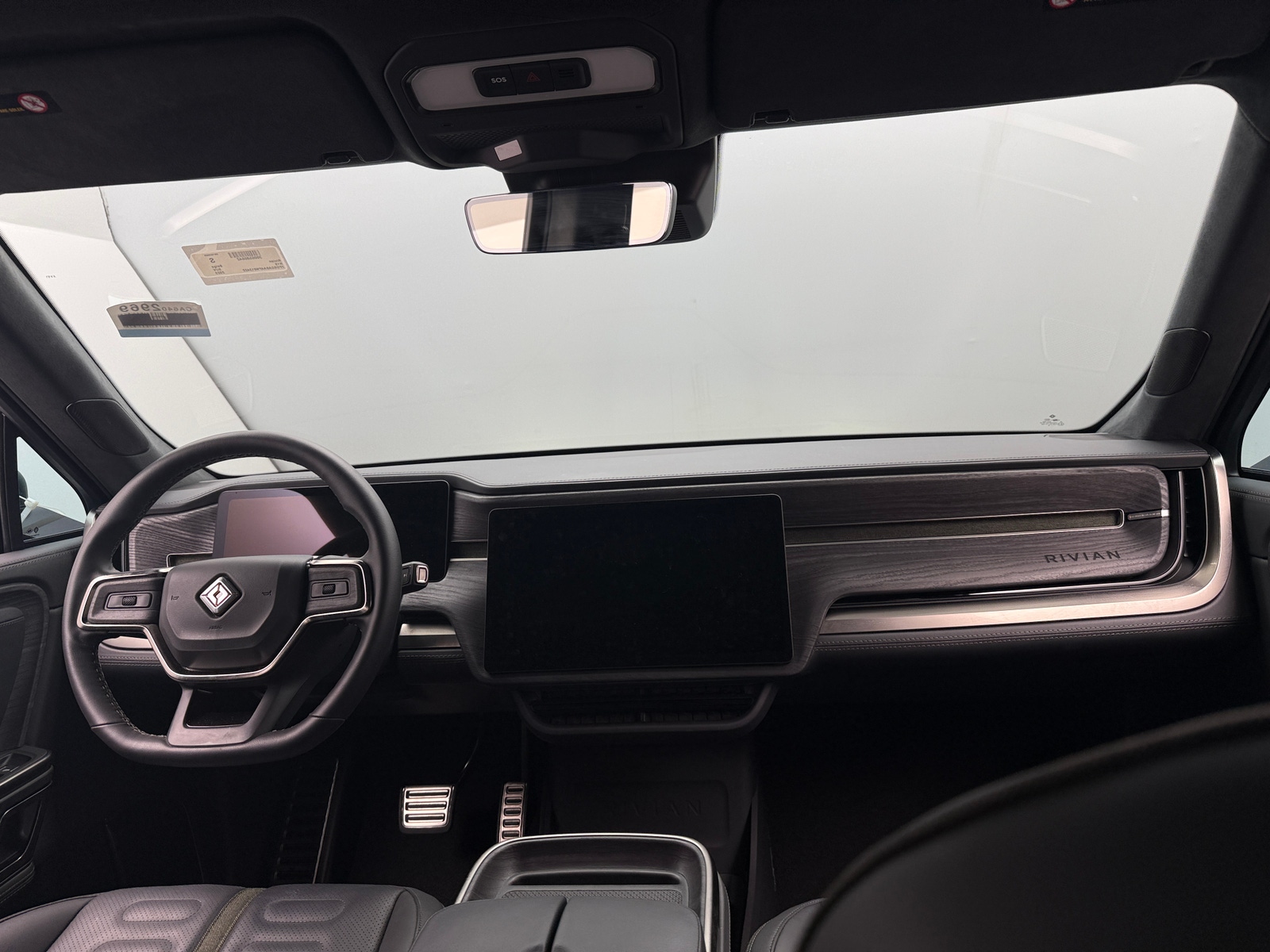Thumbnail: 2023 Rivian R1S - 2