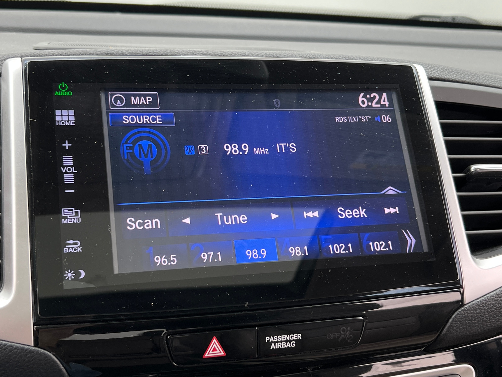 Thumbnail: 2016 Honda Pilot - 3