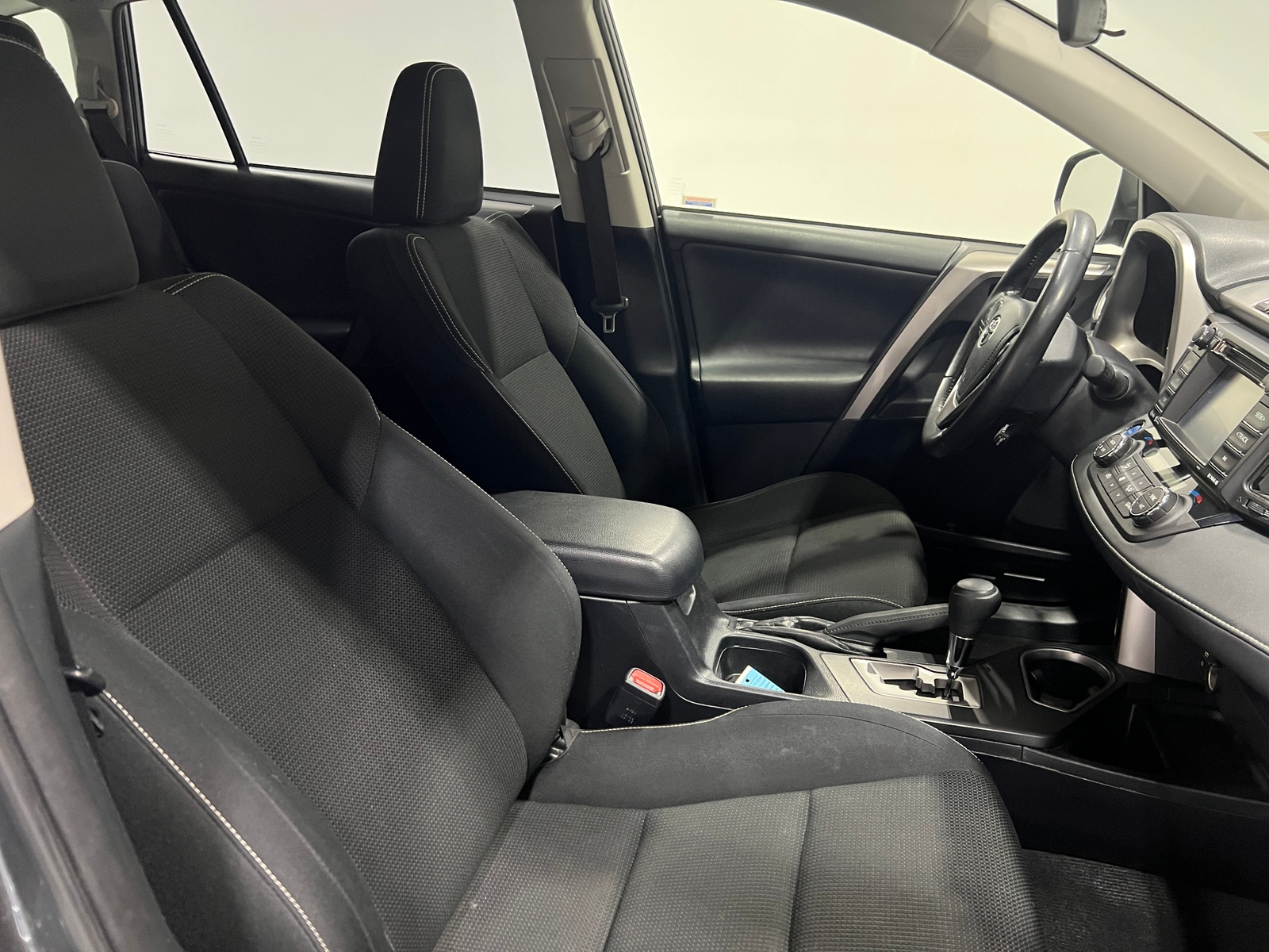 Thumbnail: 2016 Toyota RAV4 - 2