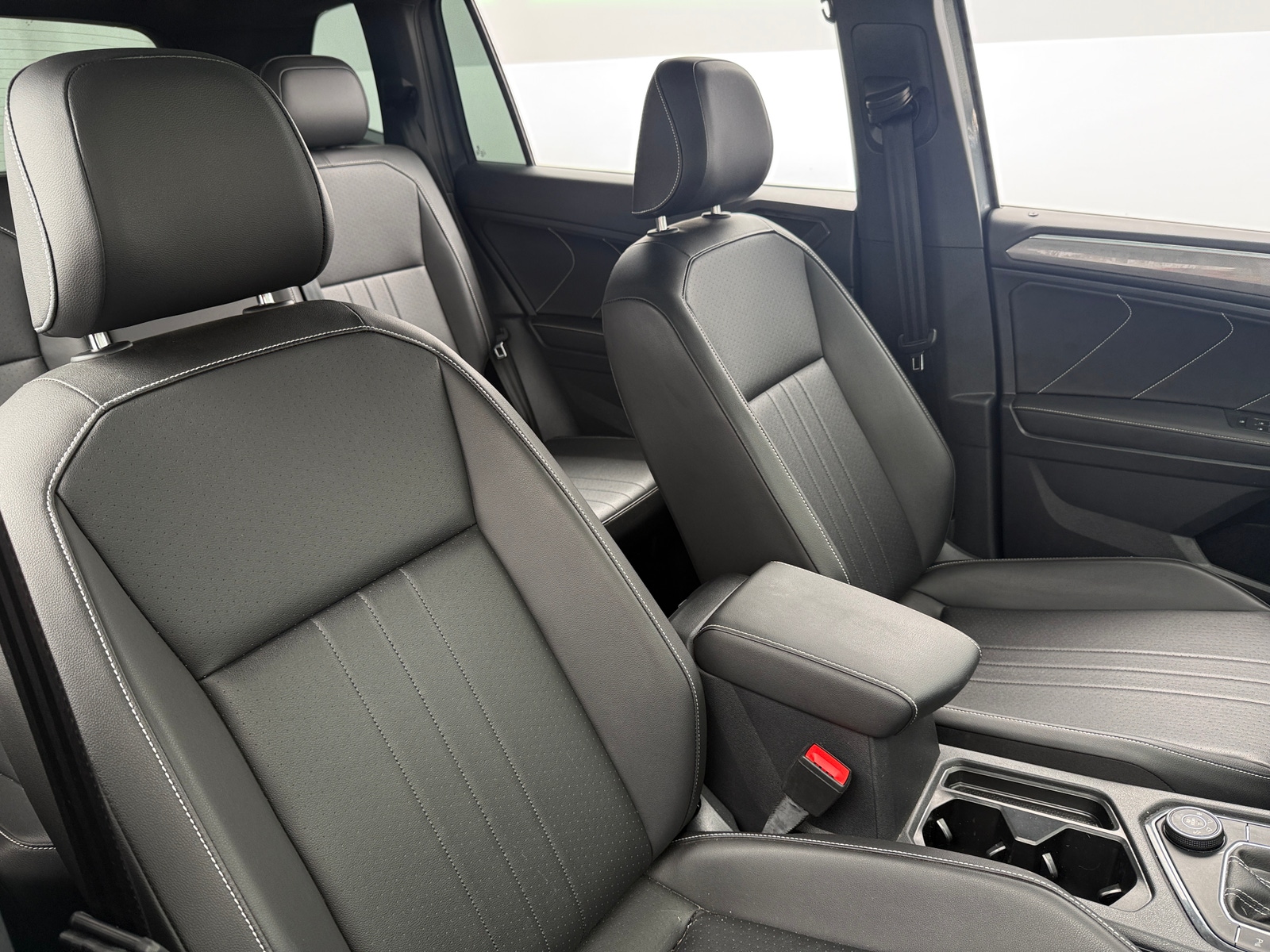Thumbnail: 2022 Volkswagen Tiguan - 2