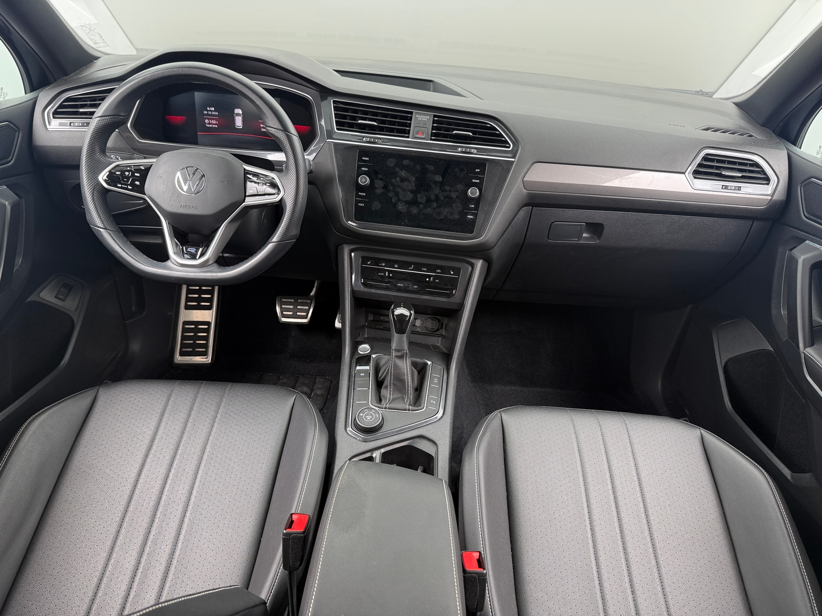 Thumbnail: 2022 Volkswagen Tiguan - 3