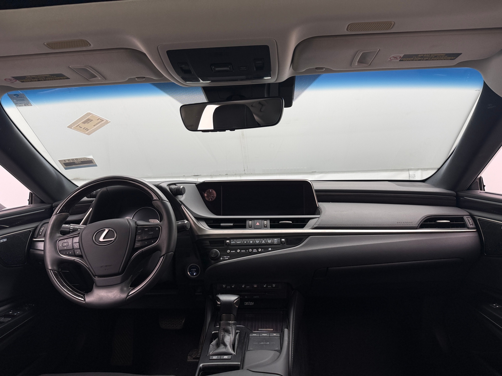 Thumbnail: 2020 Lexus ES - 2