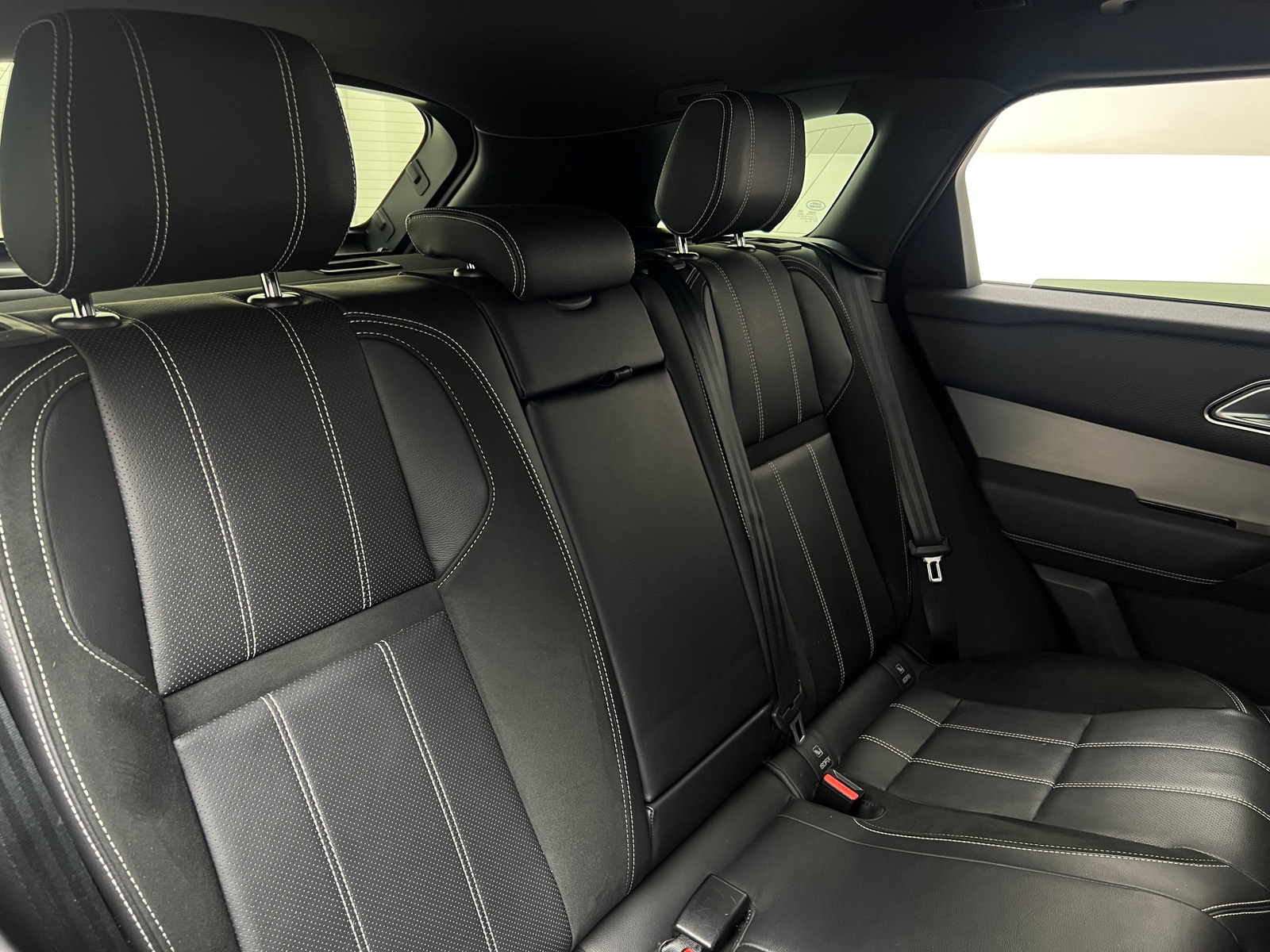 Thumbnail: 2020 Land Rover Range Rover Velar - 6