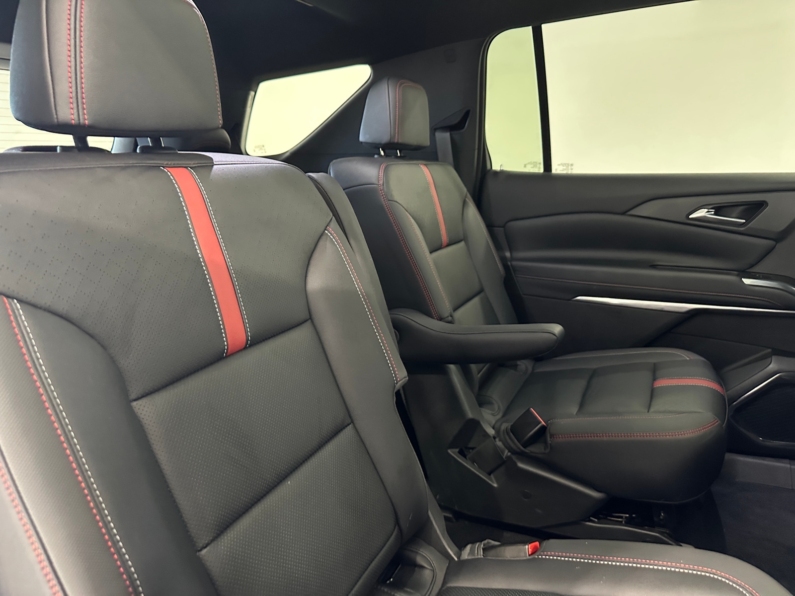 Thumbnail: 2025 Chevrolet Traverse - 5