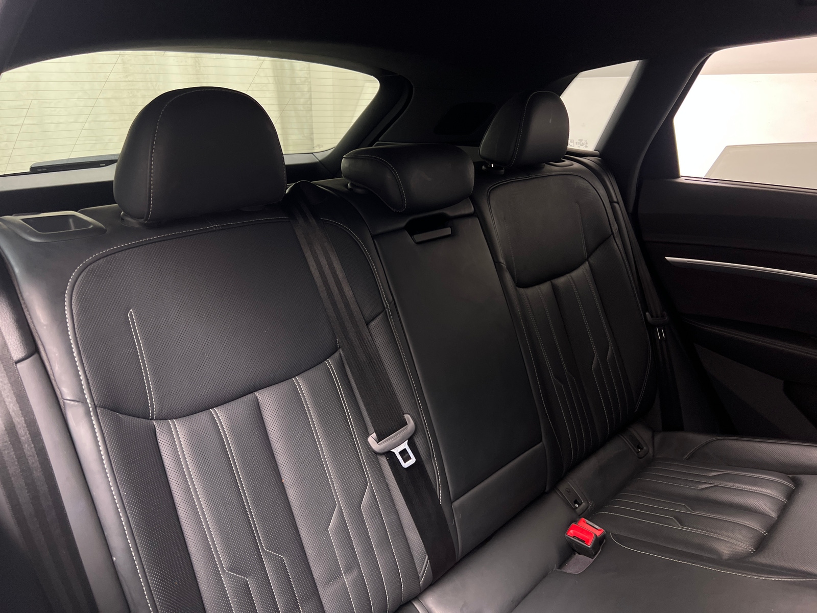 Thumbnail: 2019 Audi e-tron - 6
