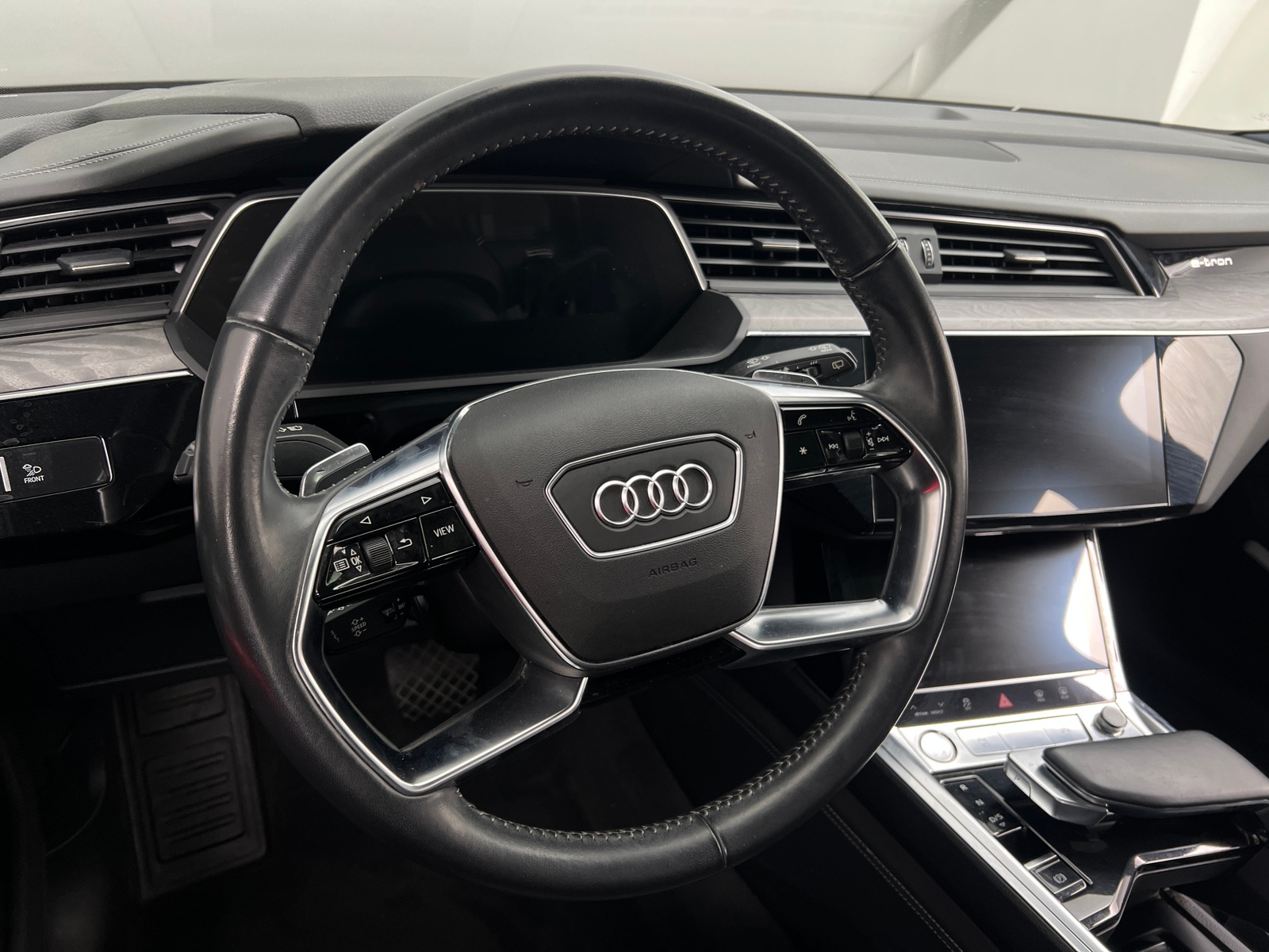 Thumbnail: 2019 Audi e-tron - 5