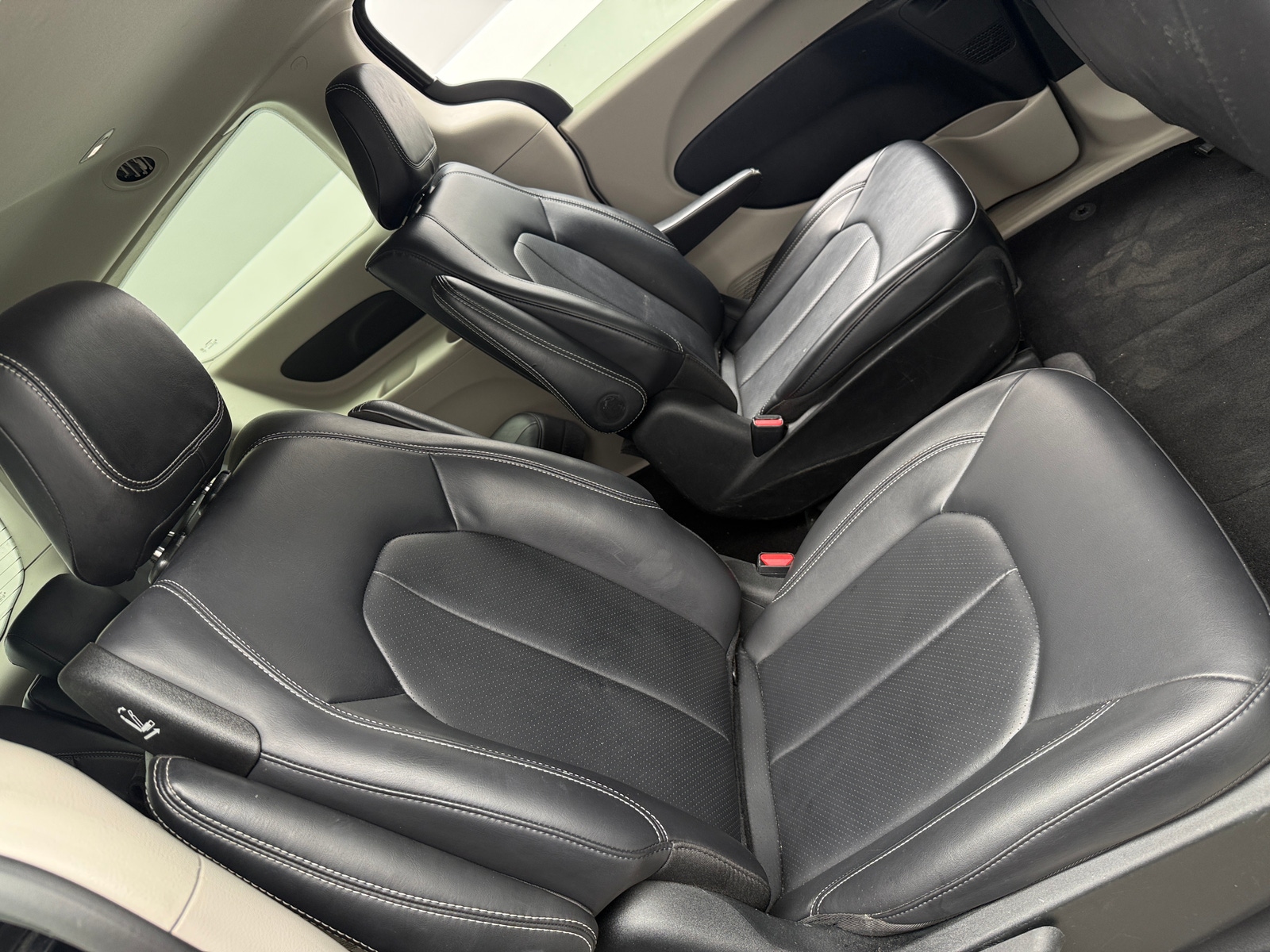 Thumbnail: 2024 Chrysler Pacifica - 5