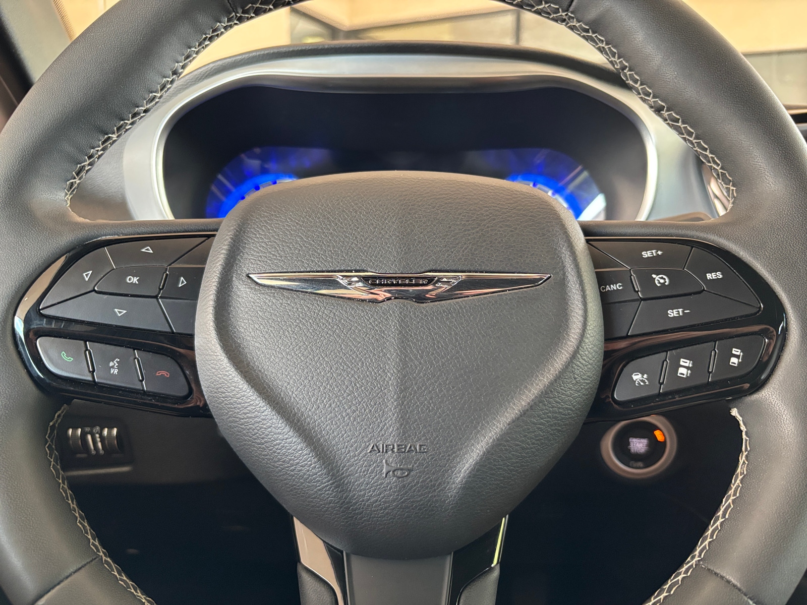 Thumbnail: 2025 Chrysler Pacifica - 5
