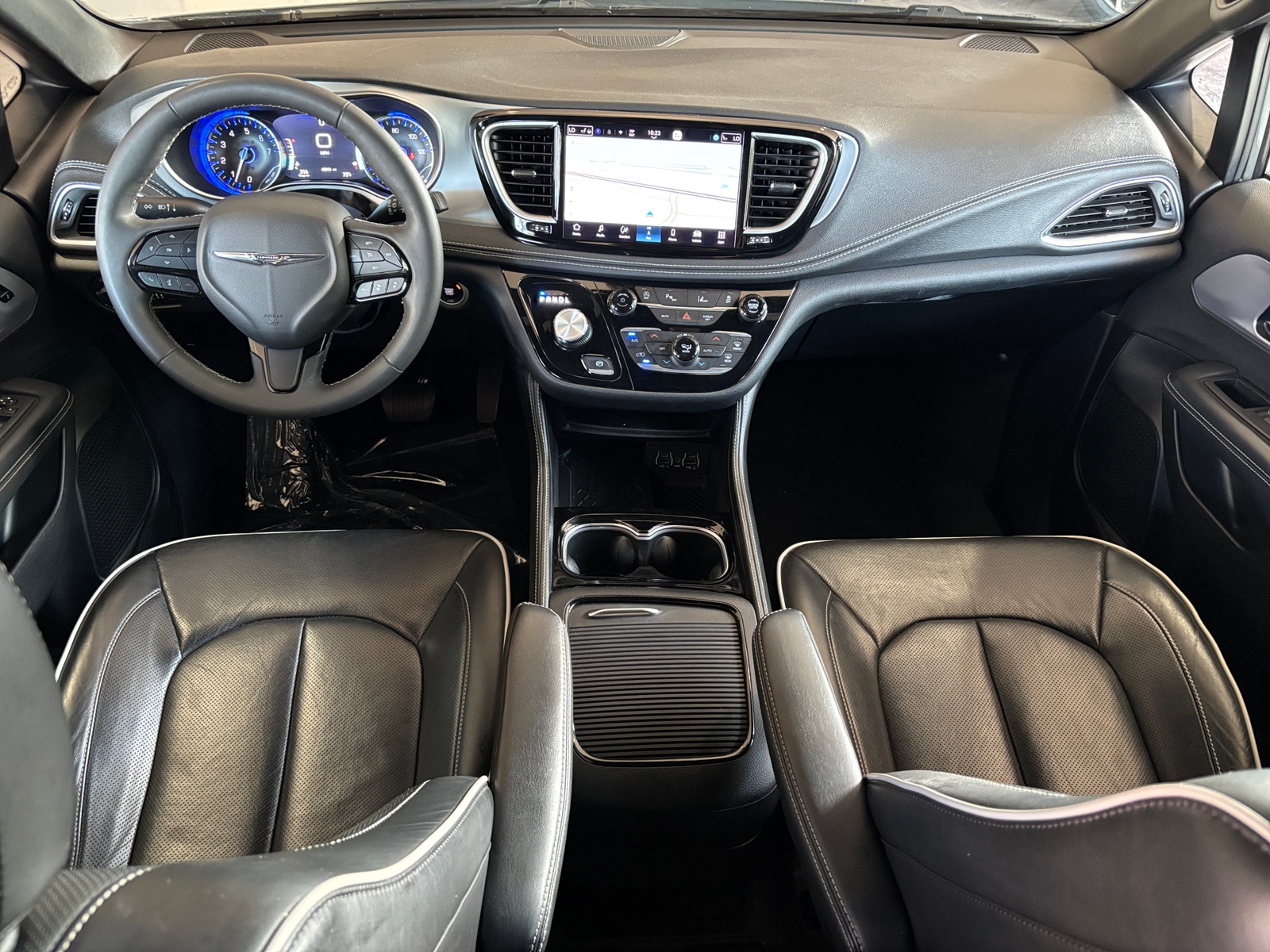 Thumbnail: 2025 Chrysler Pacifica - 3