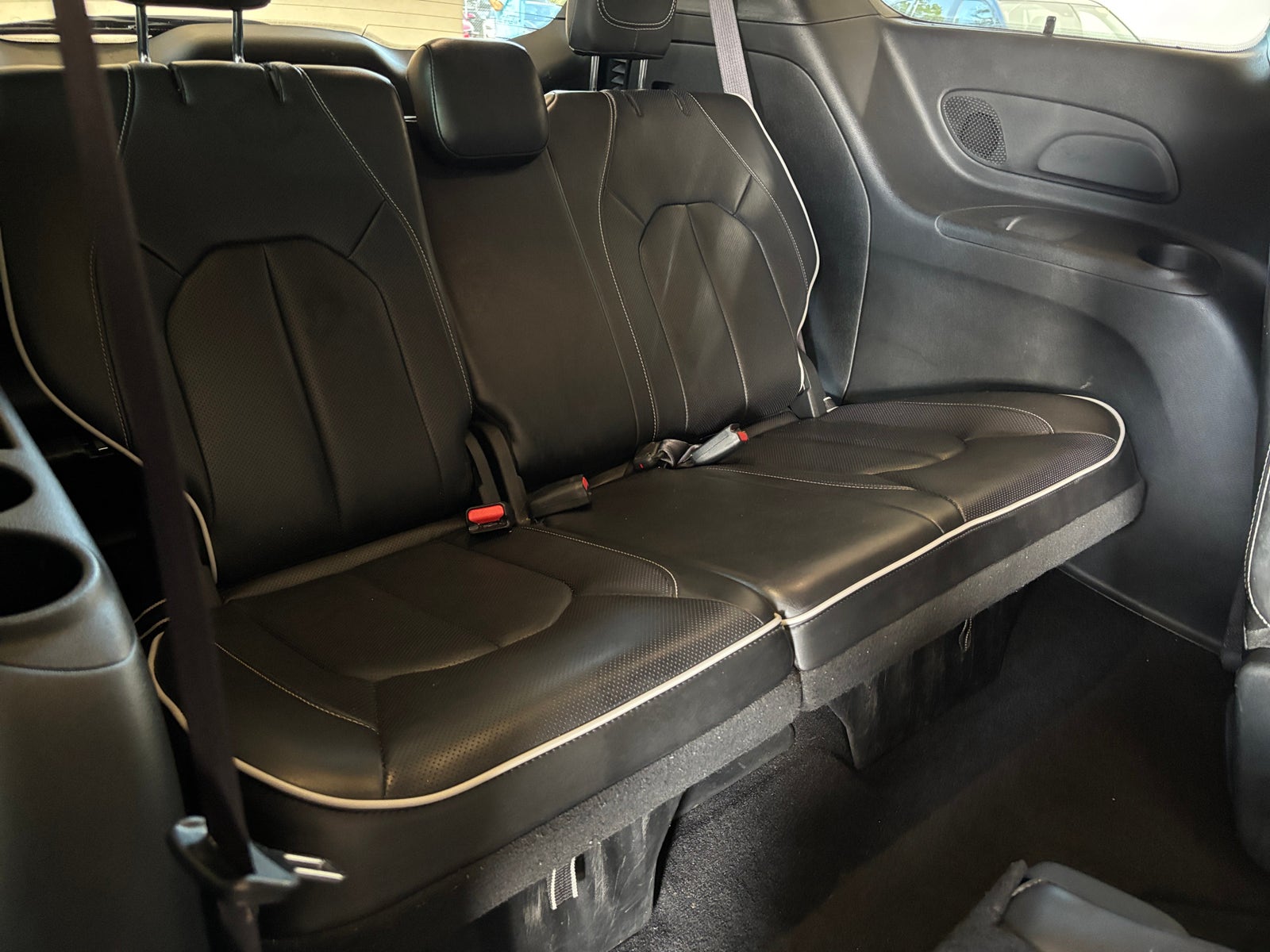Thumbnail: 2025 Chrysler Pacifica - 6