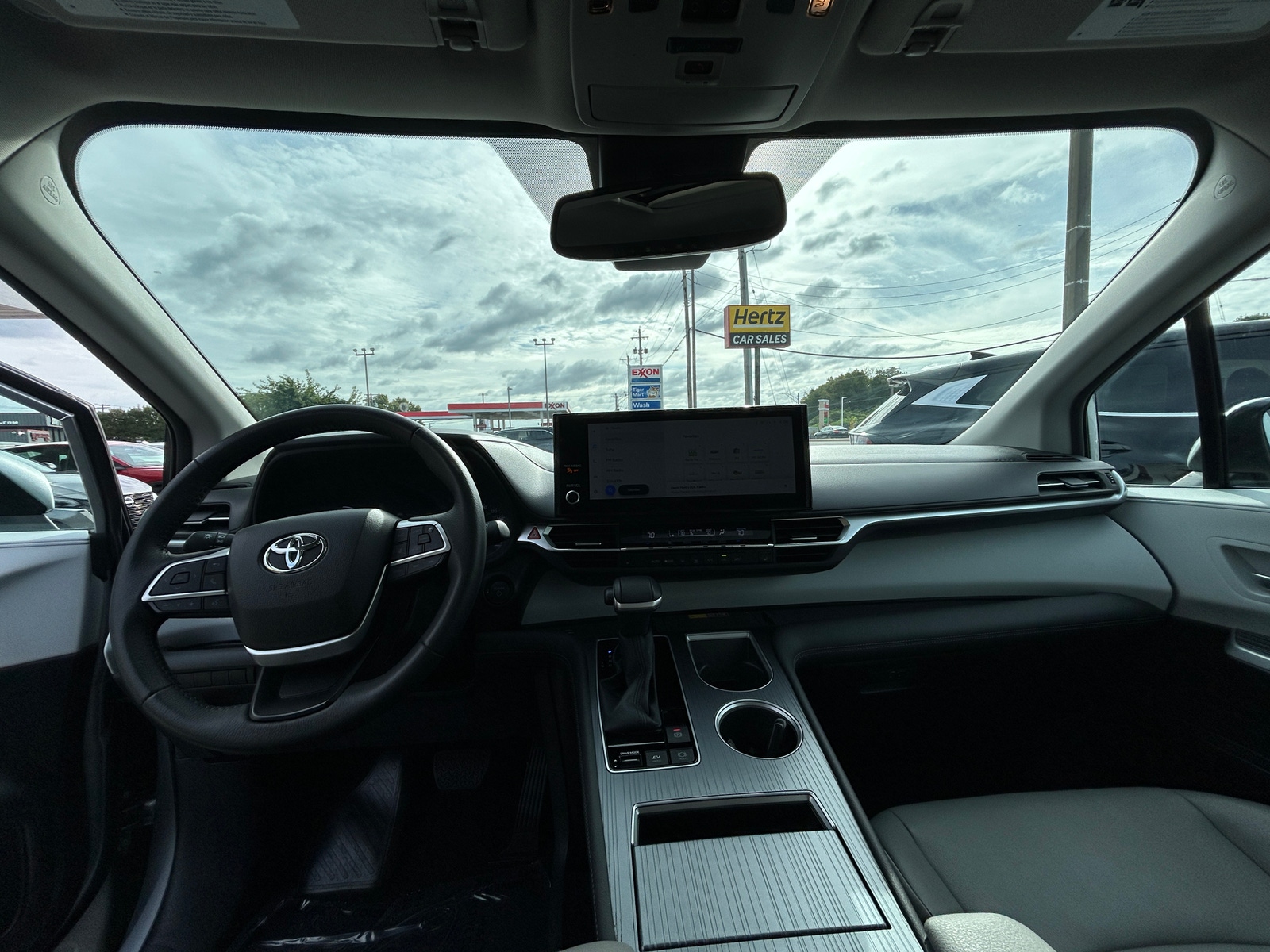 Thumbnail: 2025 Toyota Sienna - 3