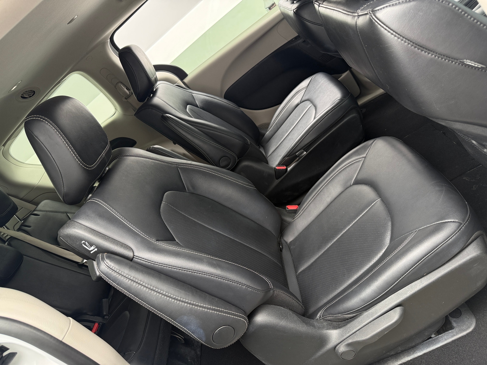 Thumbnail: 2024 Chrysler Pacifica - 5