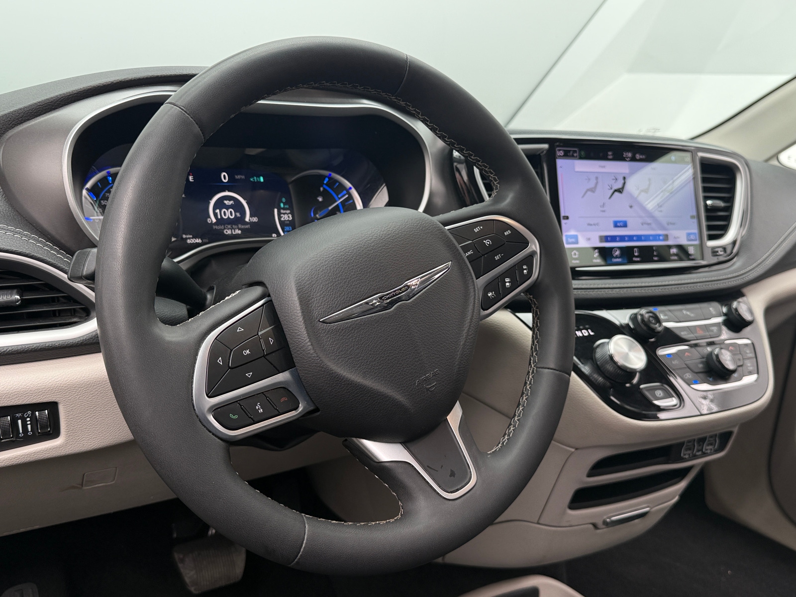 Thumbnail: 2024 Chrysler Pacifica - 4