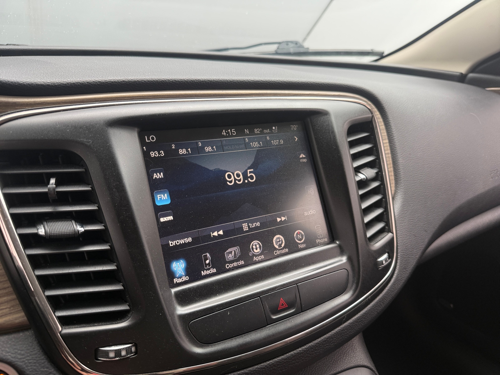 Thumbnail: 2015 Chrysler 200 - 3
