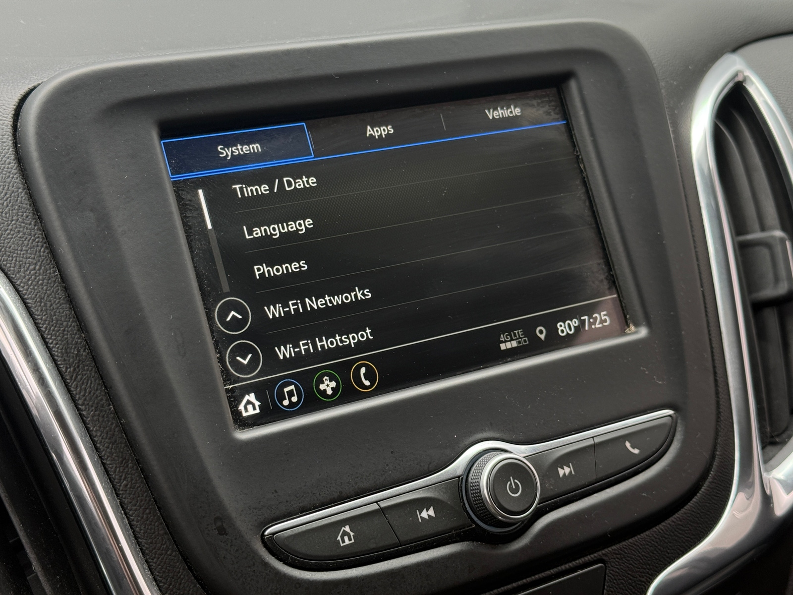 Thumbnail: 2019 Chevrolet Equinox - 4