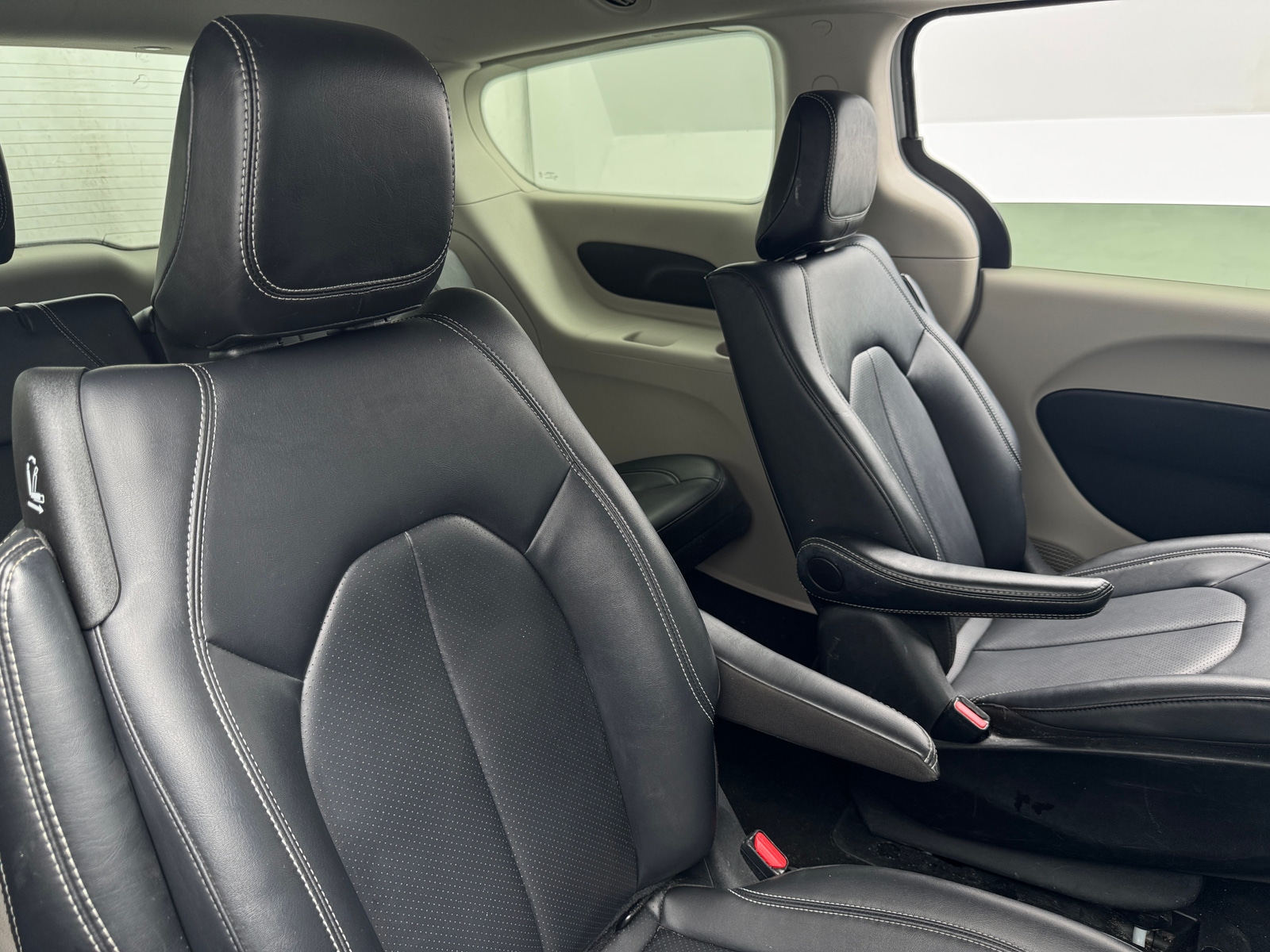 Thumbnail: 2024 Chrysler Pacifica - 5