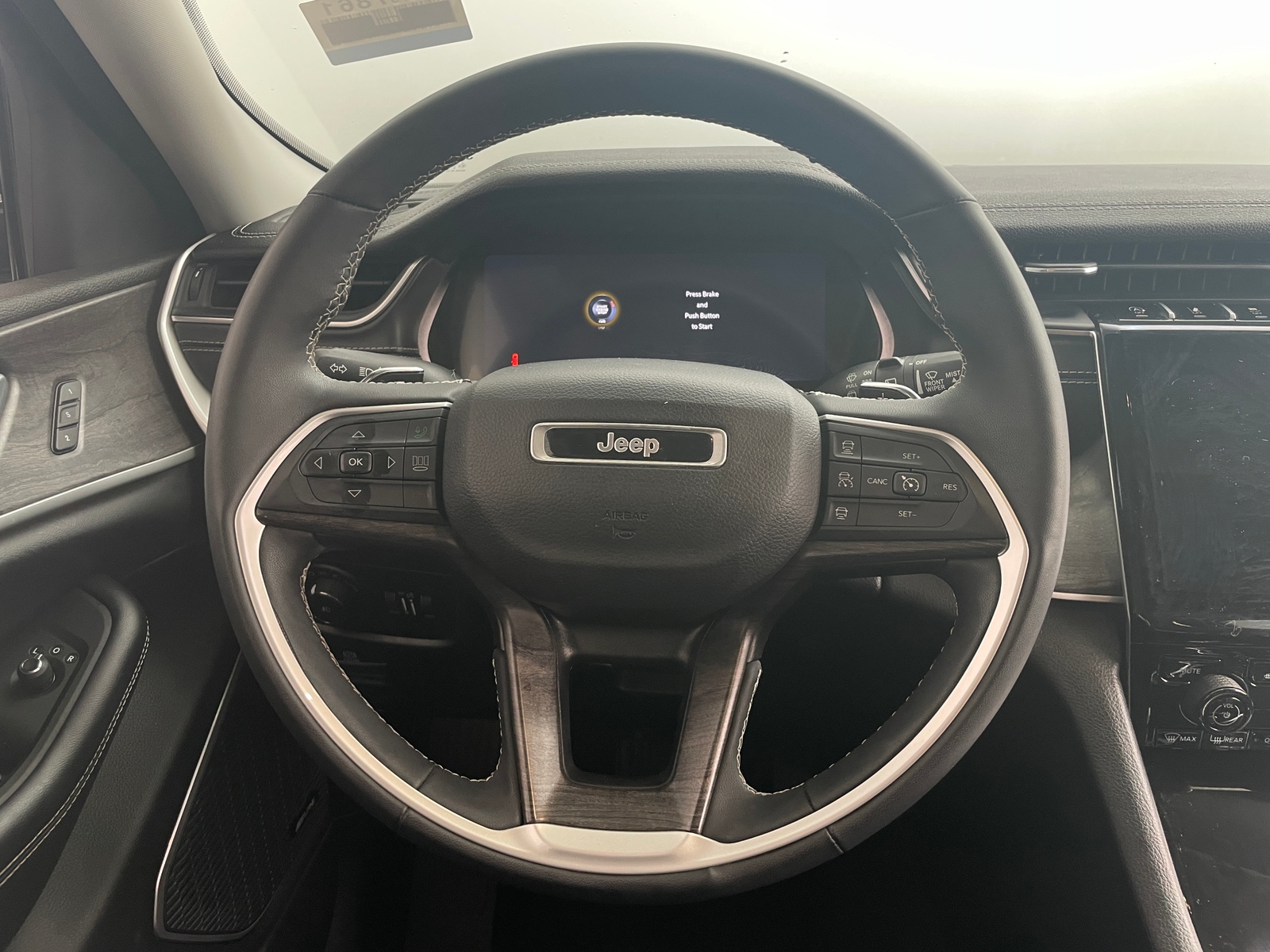 Thumbnail: 2023 Jeep Grand Cherokee L - 4