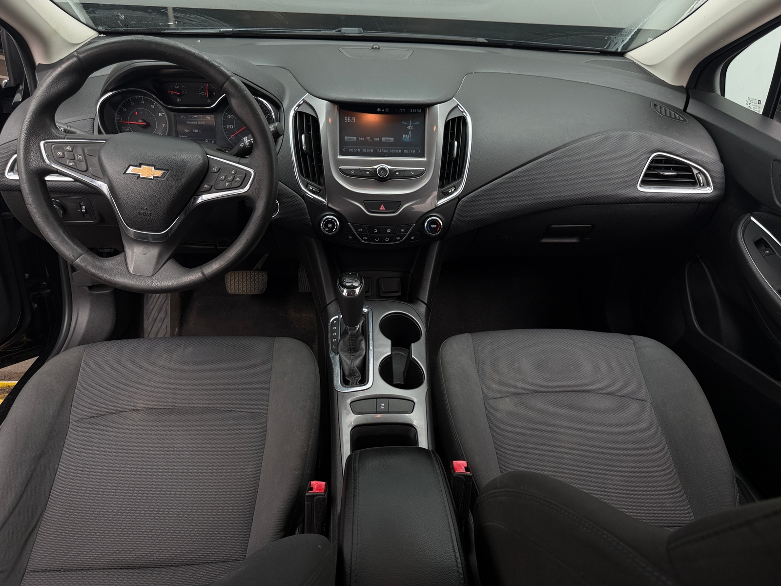 Thumbnail: 2018 Chevrolet Cruze - 3