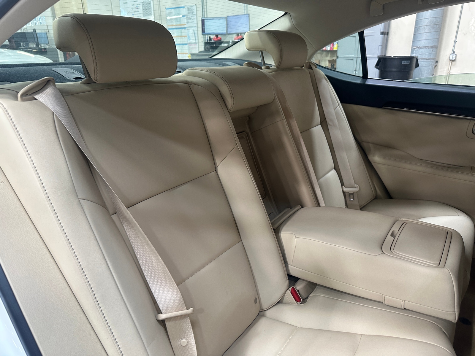 Thumbnail: 2013 Lexus ES - 5