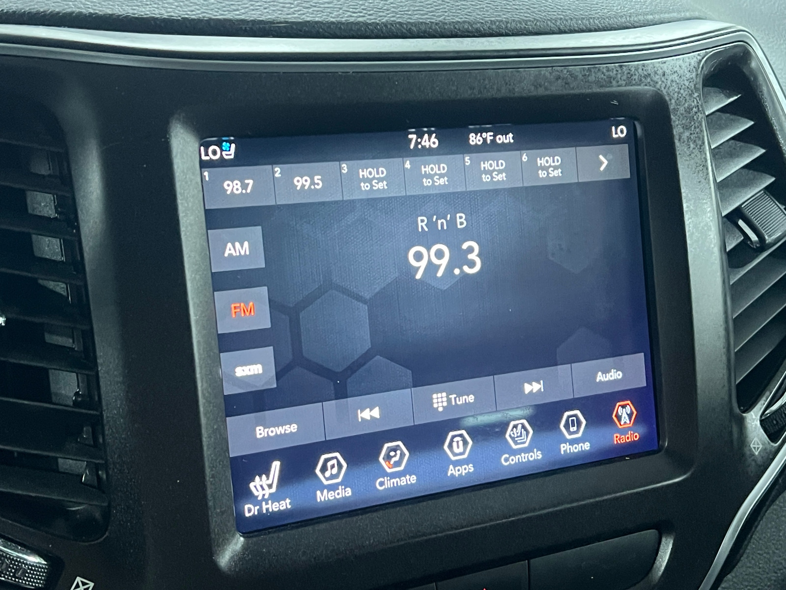 Thumbnail: 2019 Jeep Cherokee - 3