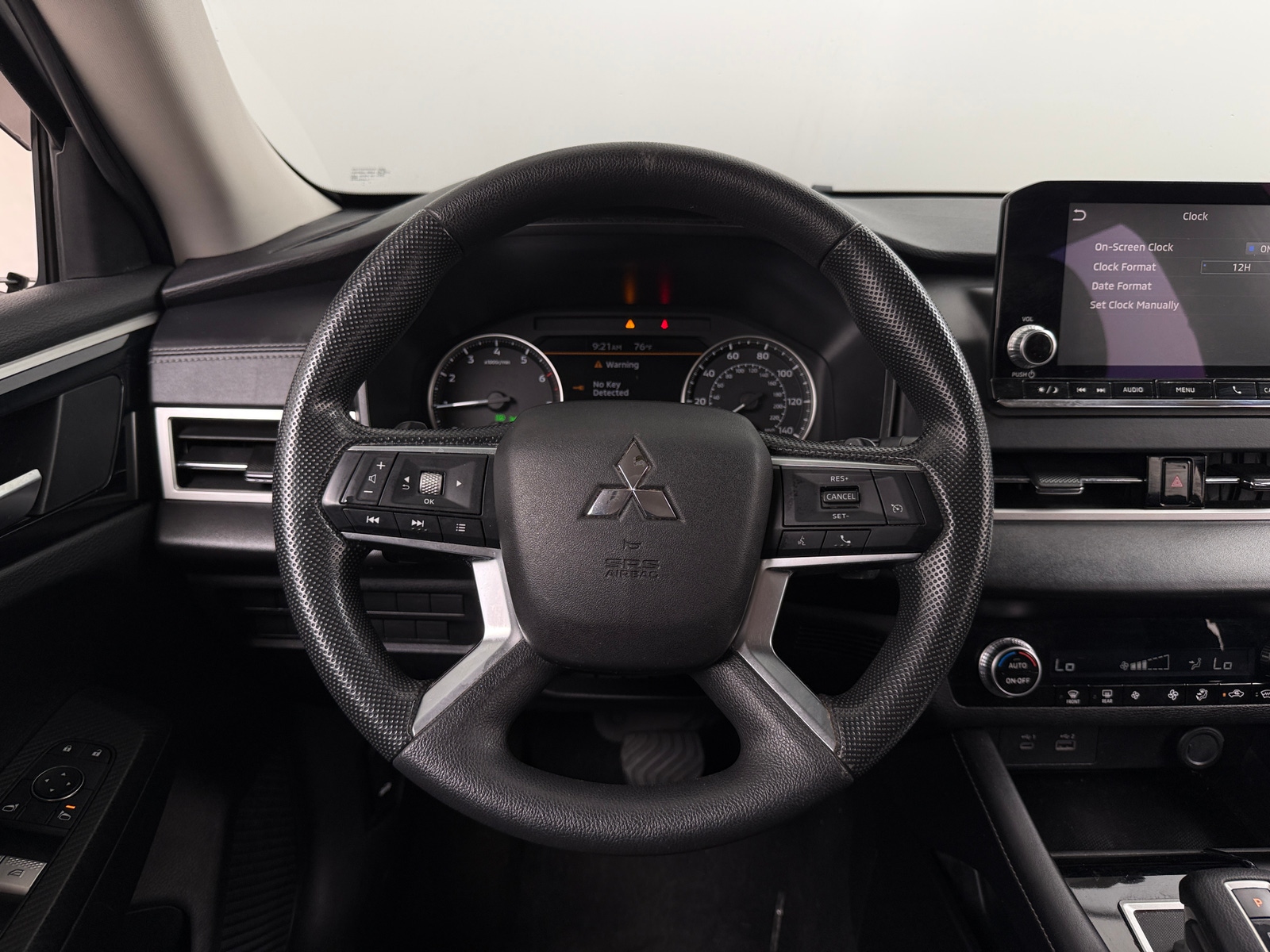 Thumbnail: 2023 Mitsubishi Outlander - 5