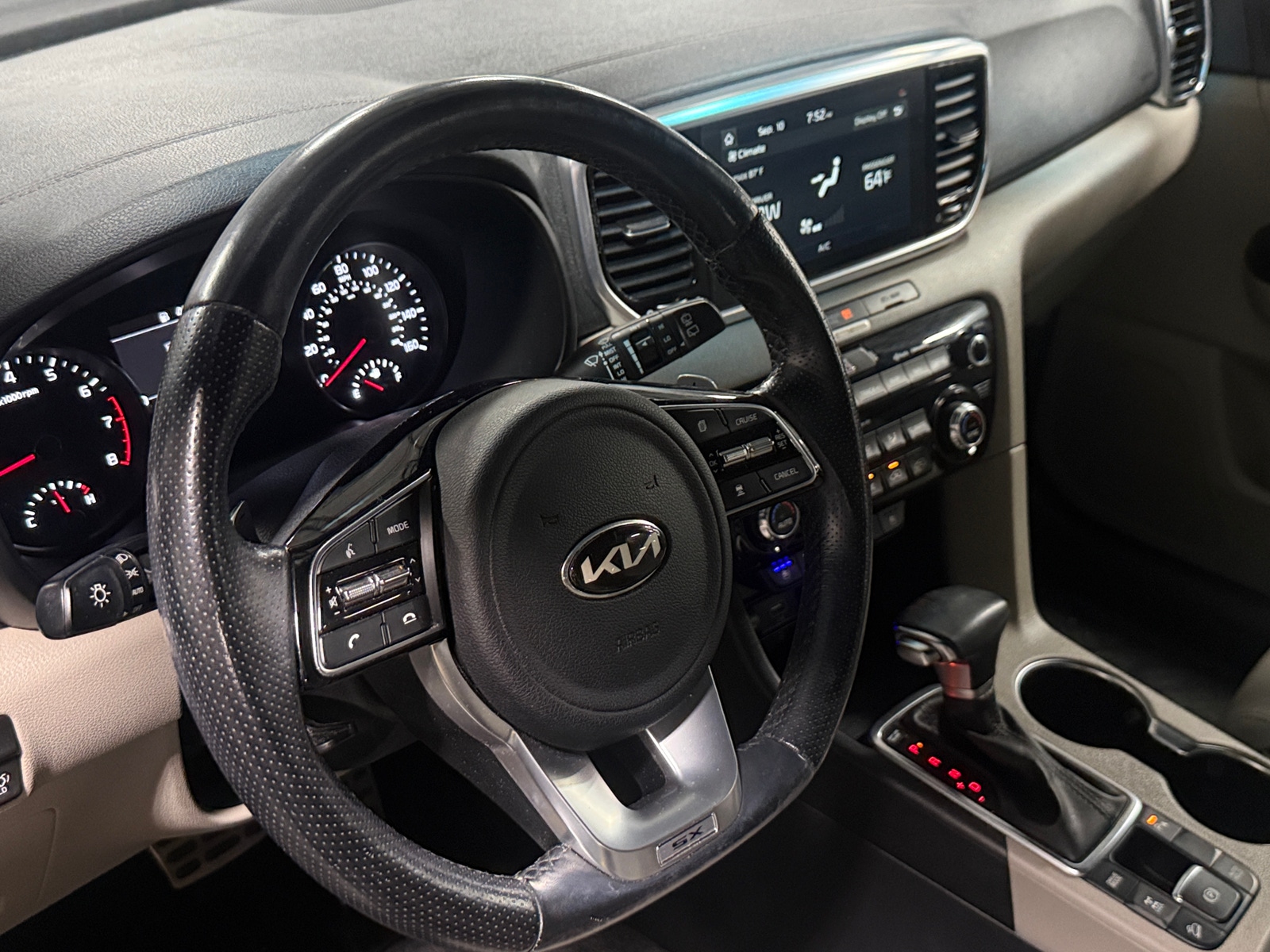 Thumbnail: 2022 Kia Sportage - 4