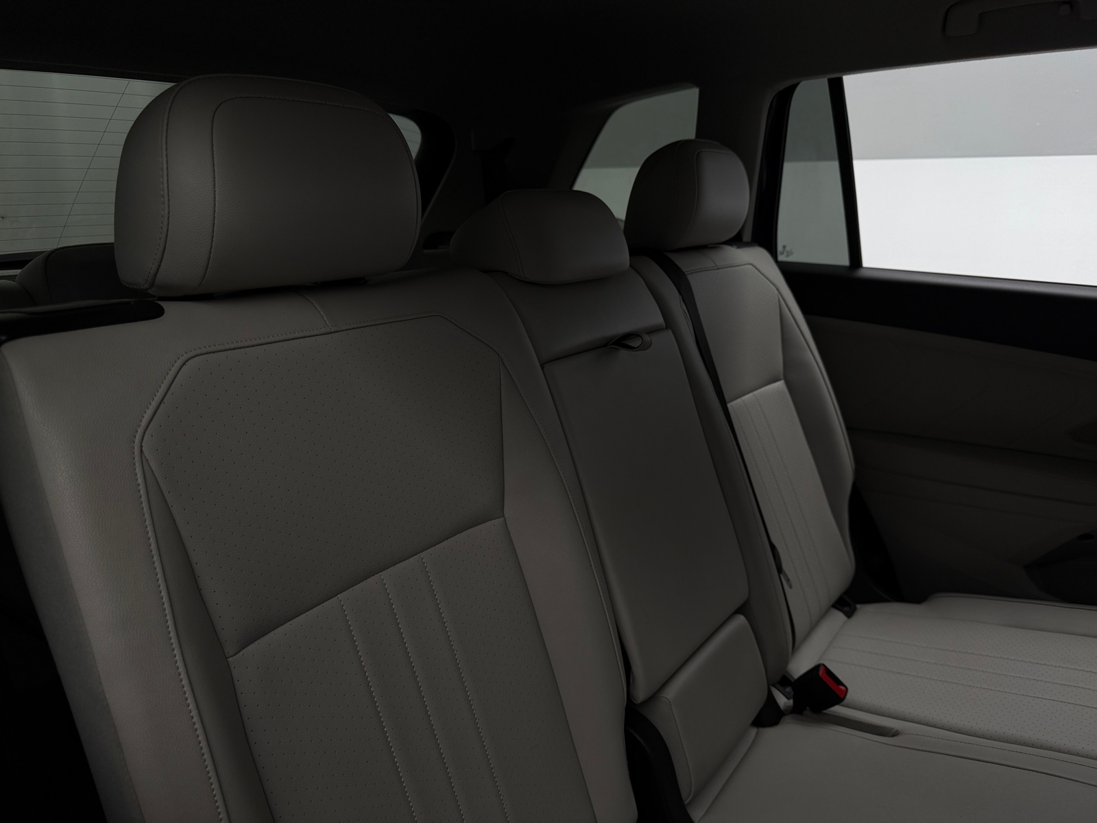 Thumbnail: 2022 Volkswagen Tiguan - 5