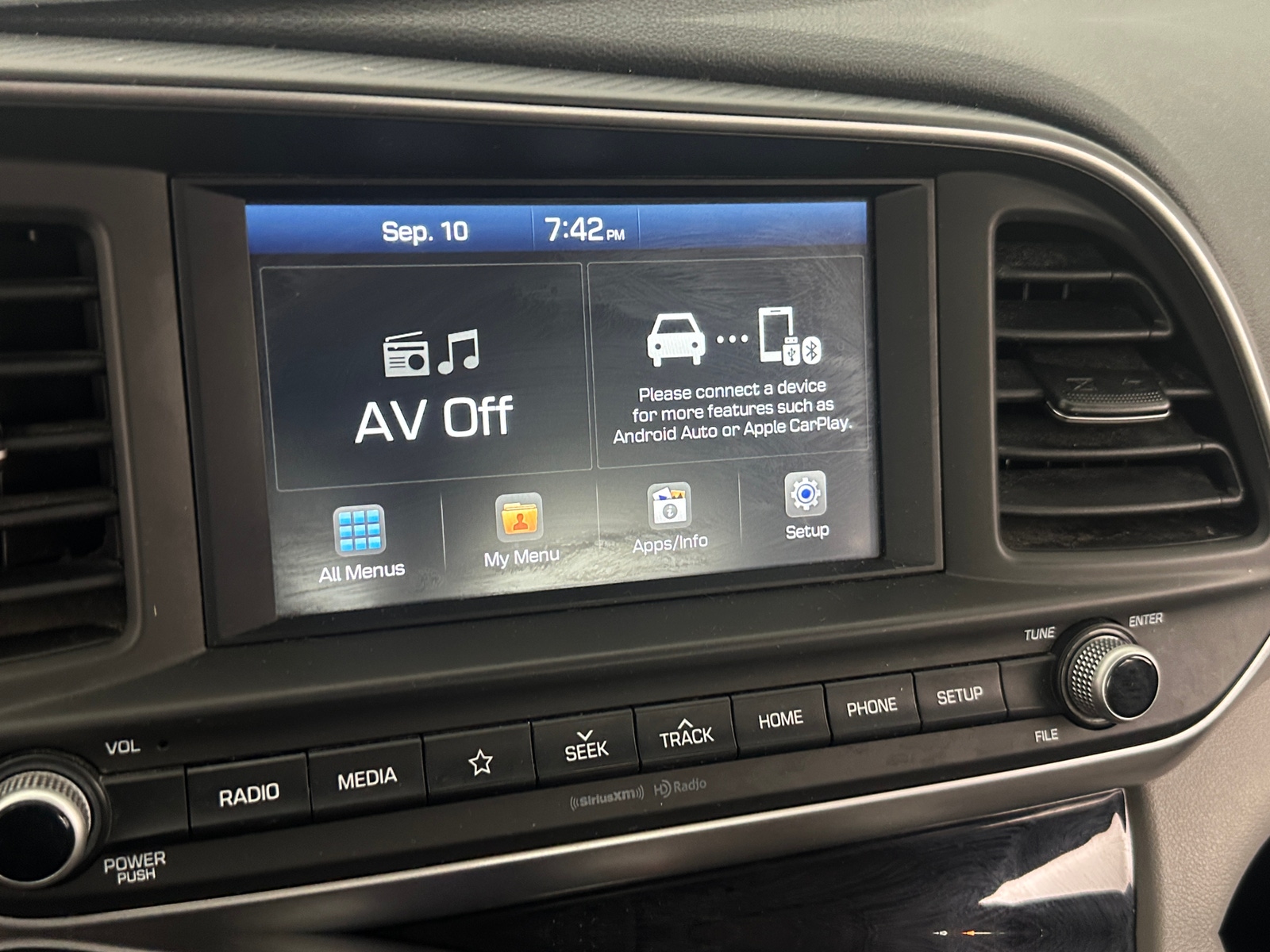 Thumbnail: 2019 Hyundai Elantra - 4