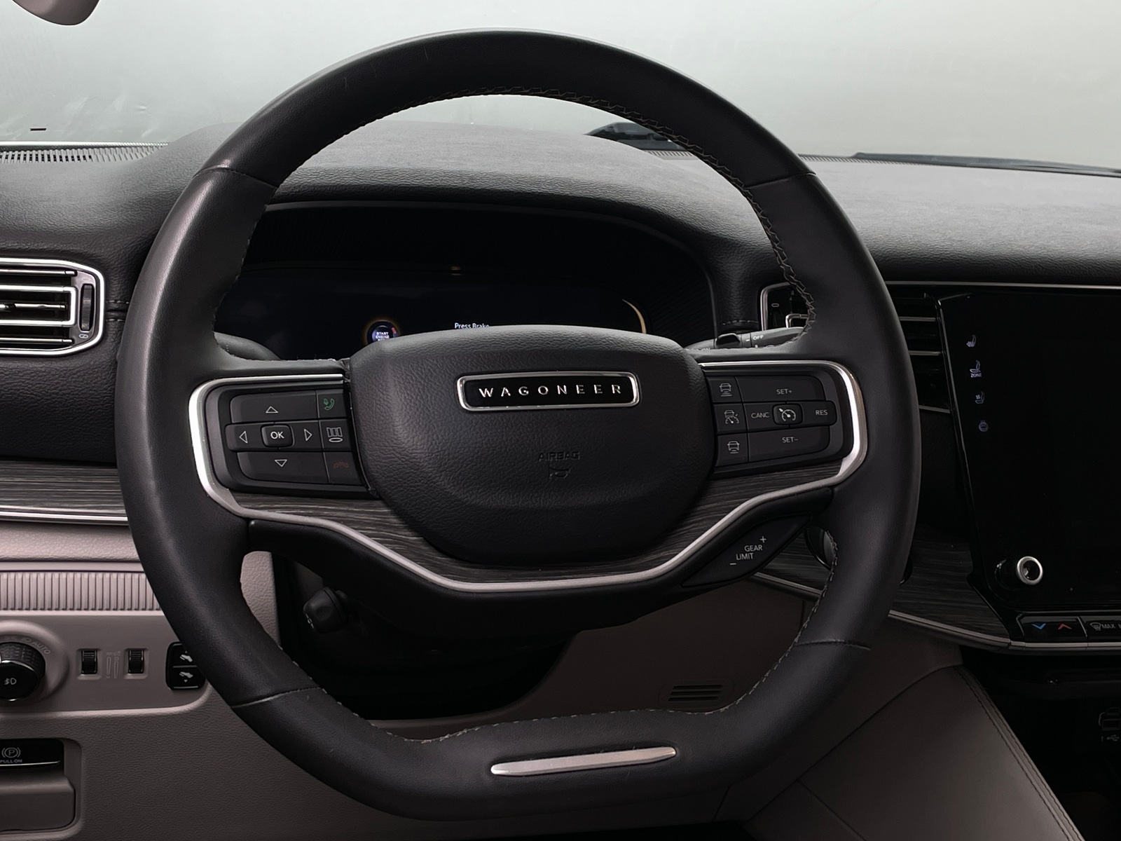 Thumbnail: 2024 Jeep Wagoneer - 4