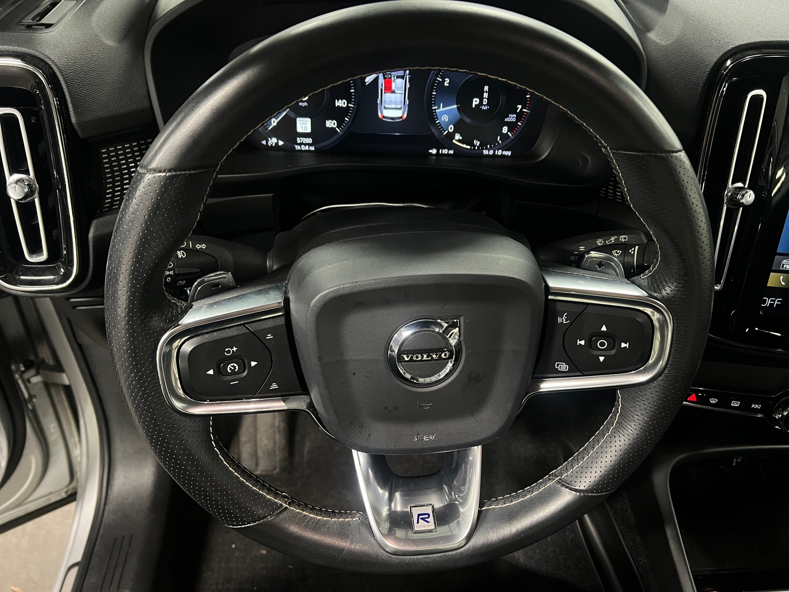 Thumbnail: 2019 Volvo XC40 - 4