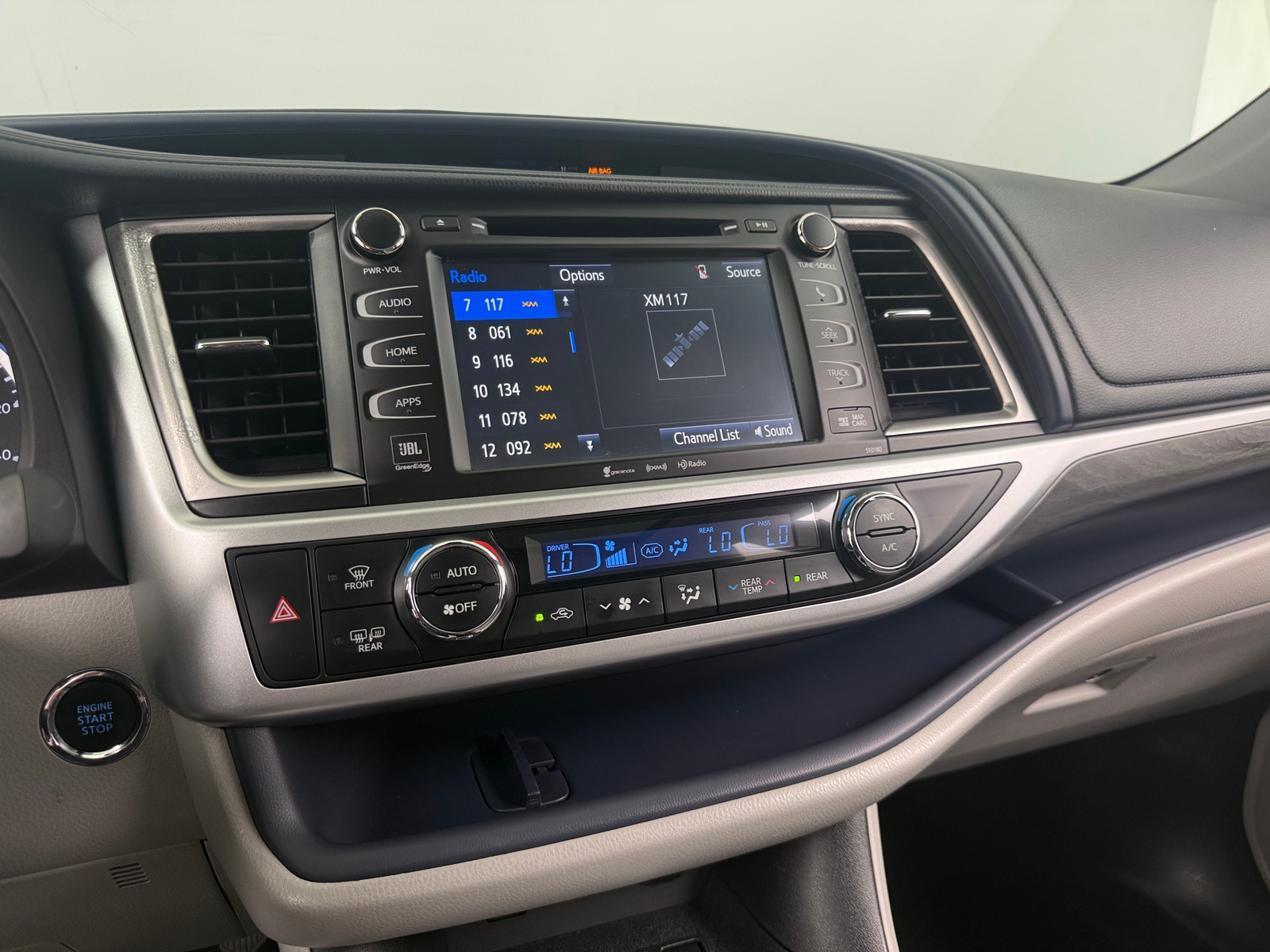 Thumbnail: 2017 Toyota Highlander - 4