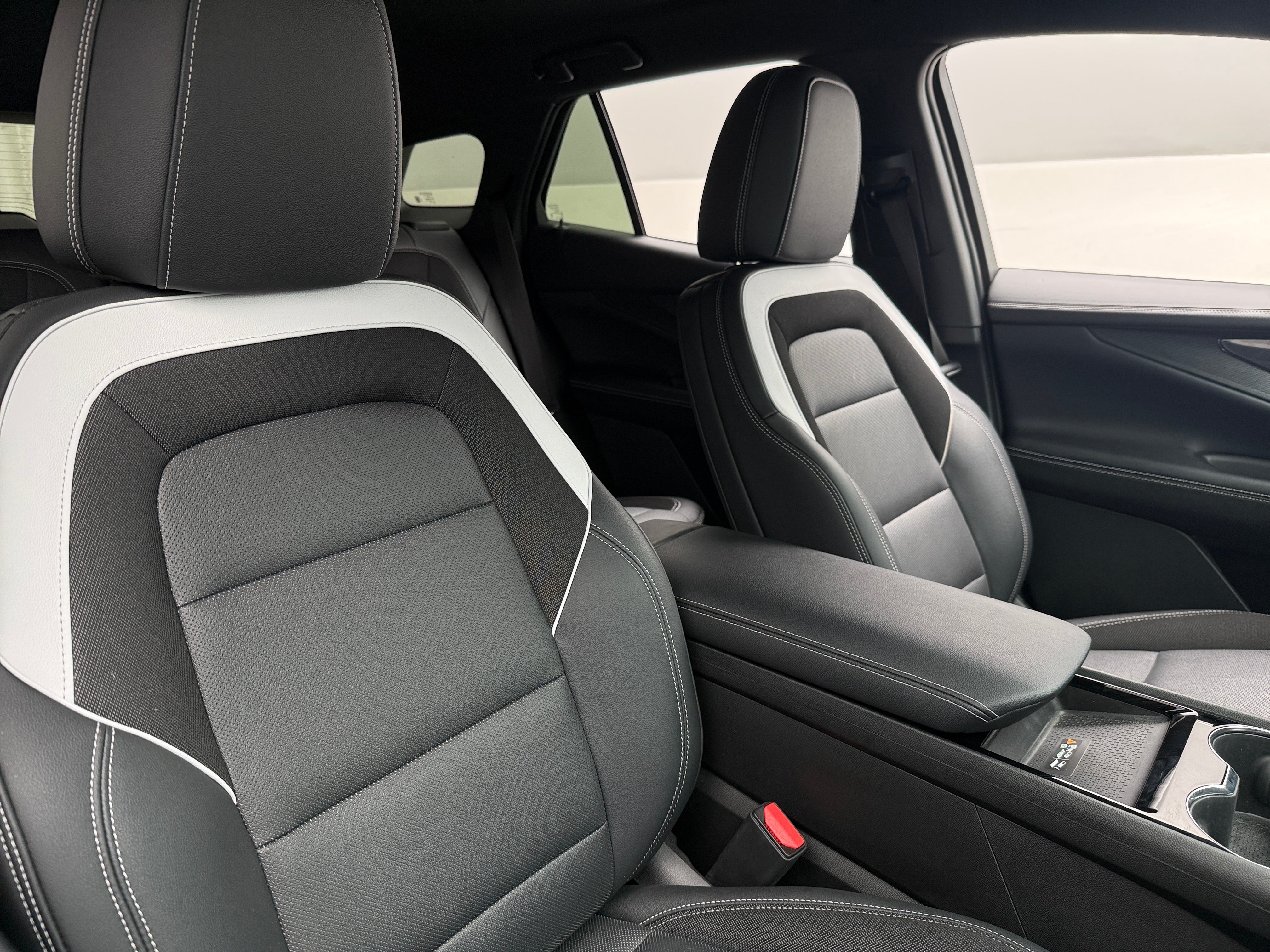 Used 2024 Chevrolet Blazer EV LT with VIN 3GNKDBRJ9RS251567 for sale in Auburn, WA