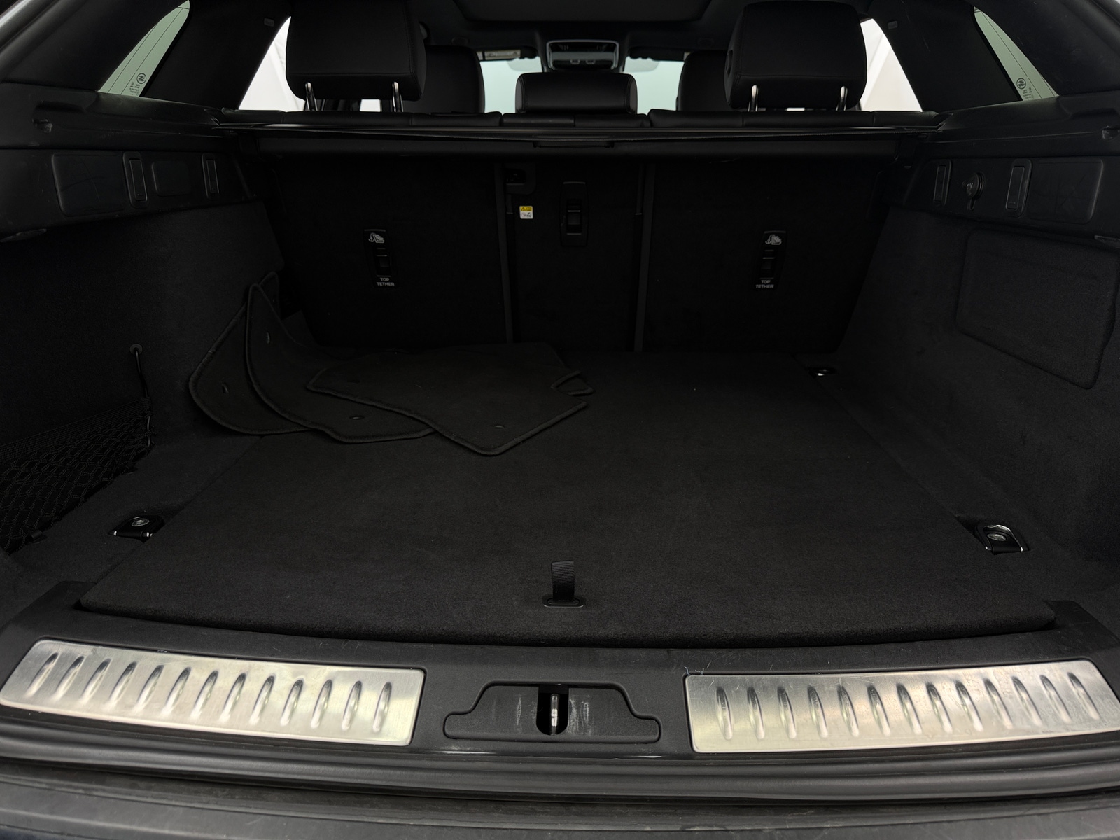 Thumbnail: 2025 Land Rover Range Rover Velar - 6