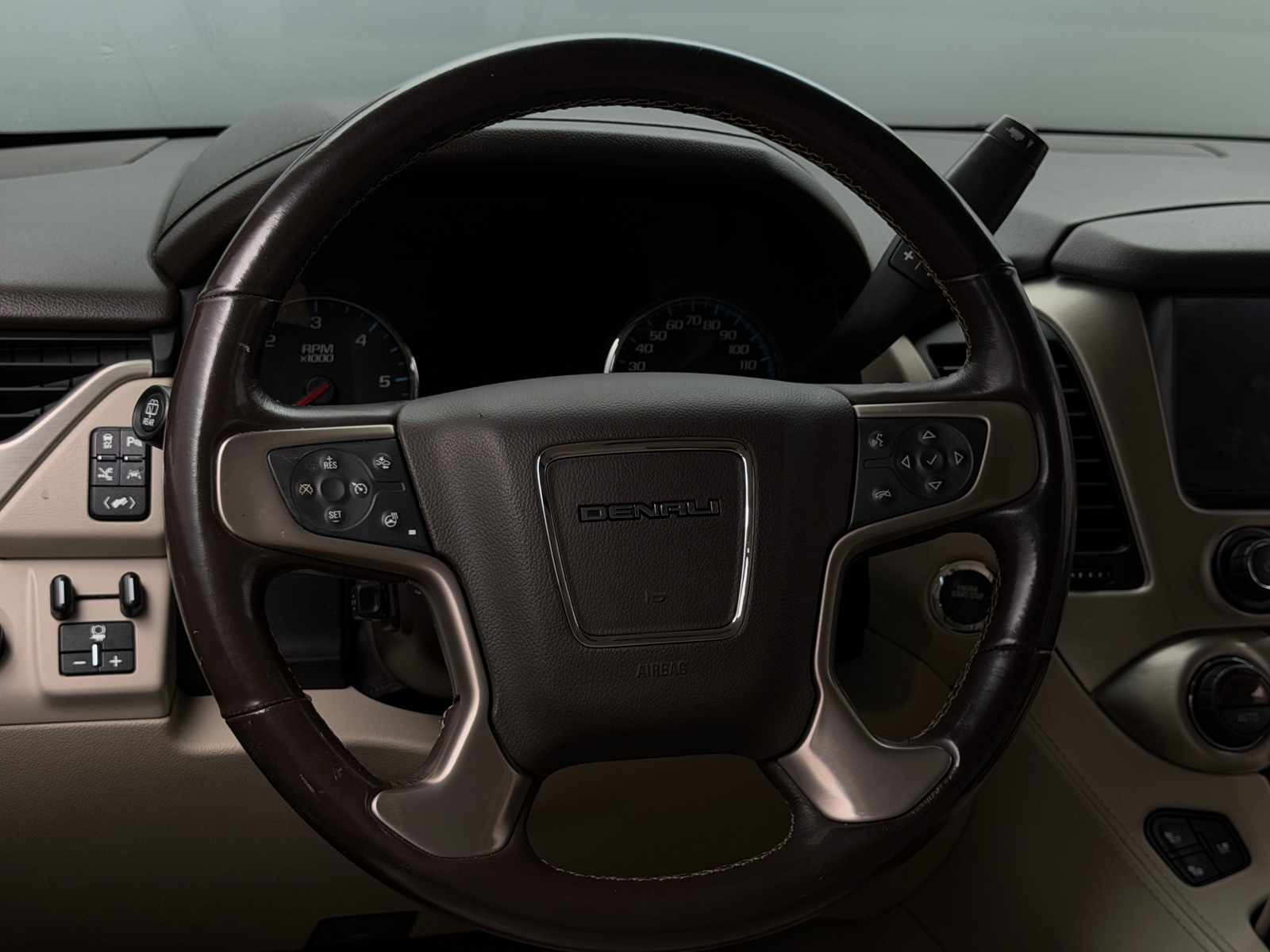 Thumbnail: 2019 GMC Yukon XL - 4