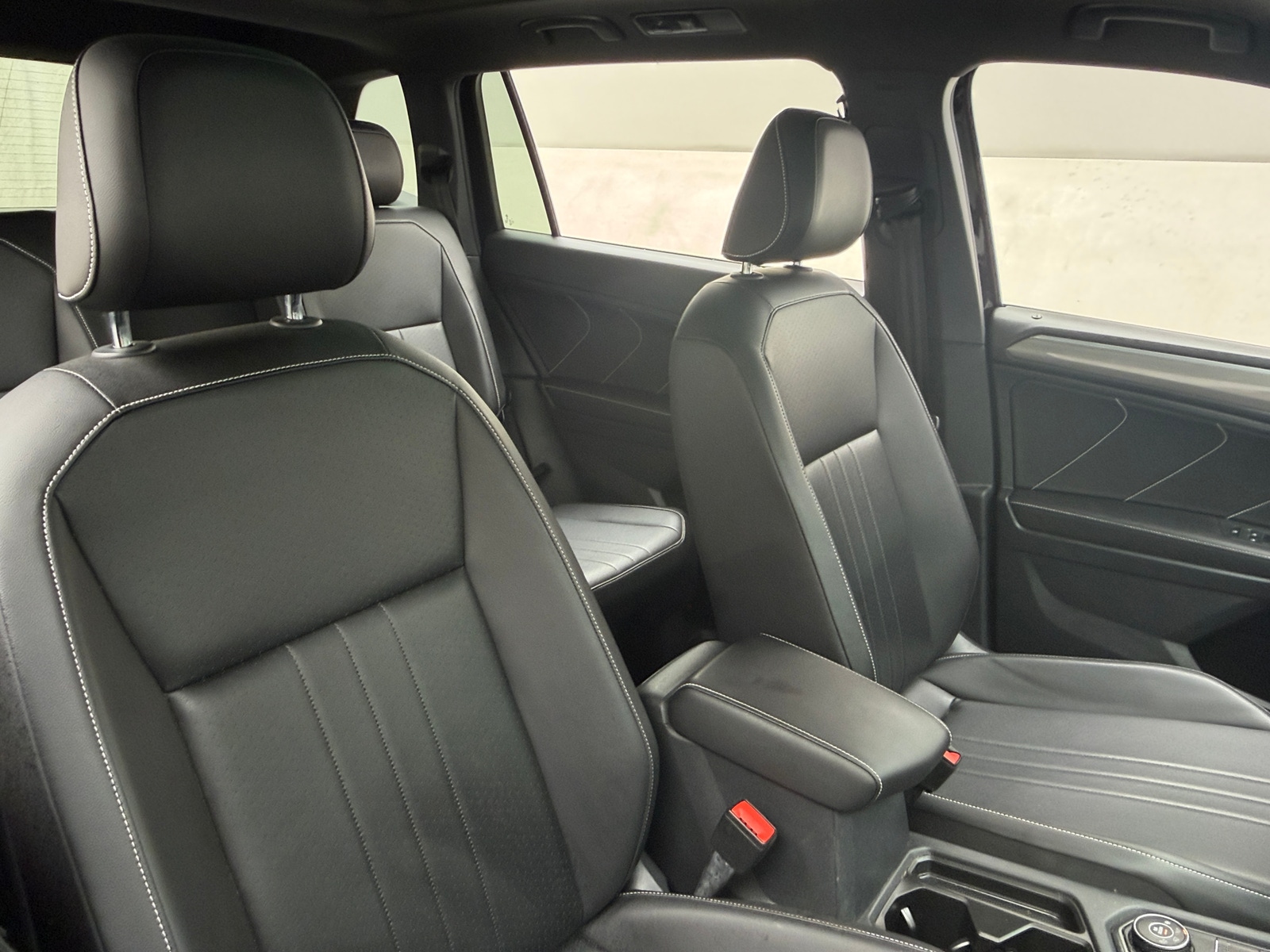Thumbnail: 2022 Volkswagen Tiguan - 2