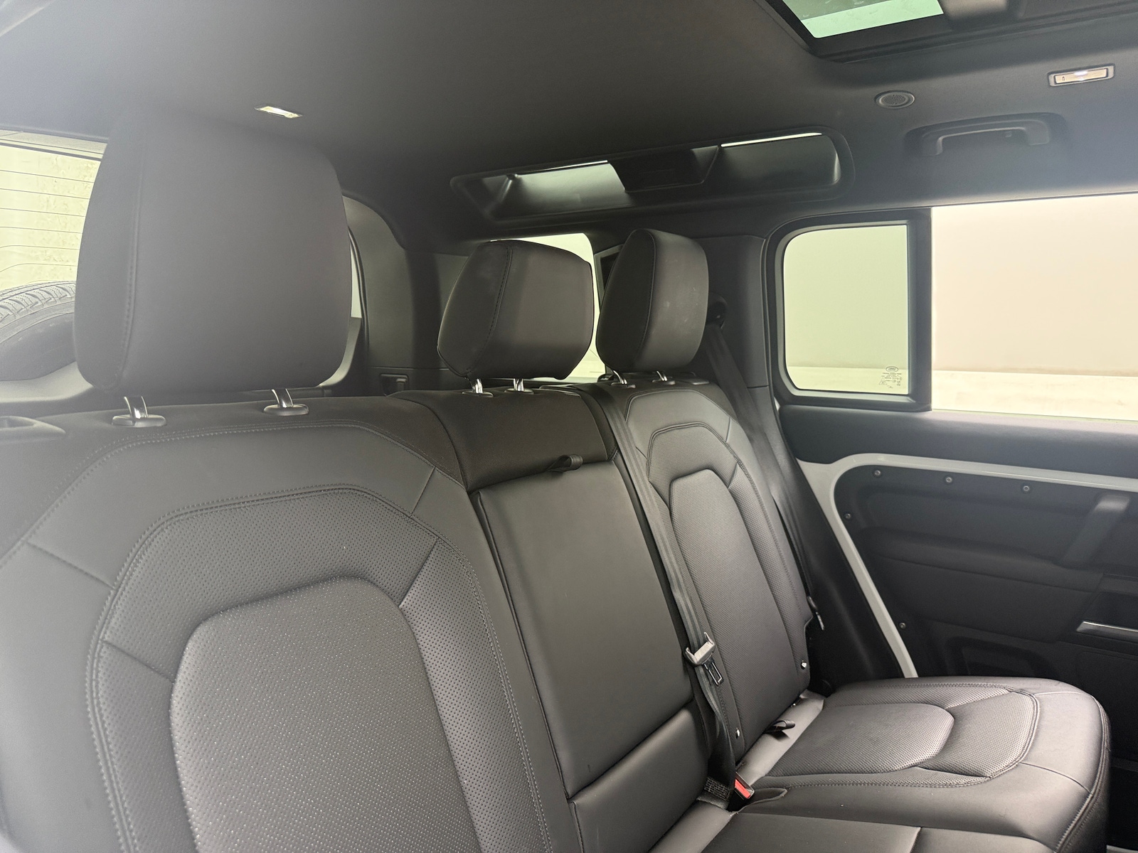 Thumbnail: 2025 Land Rover Defender - 6