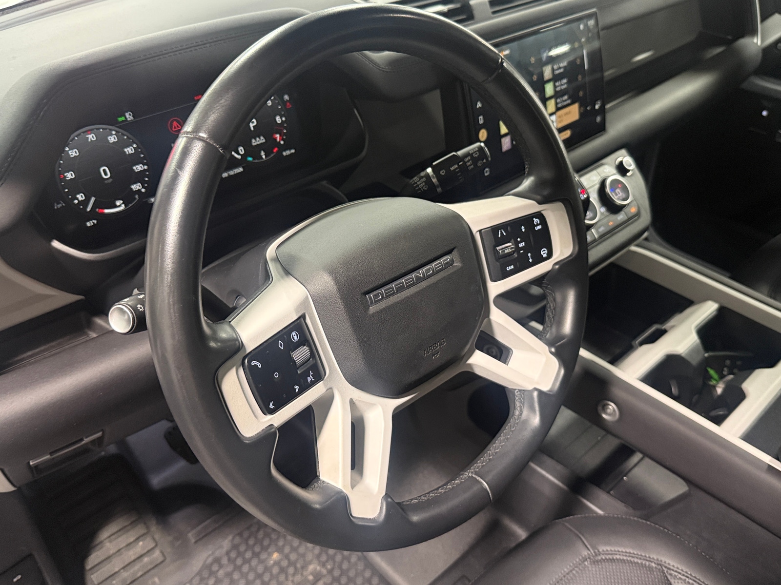 Thumbnail: 2025 Land Rover Defender - 5