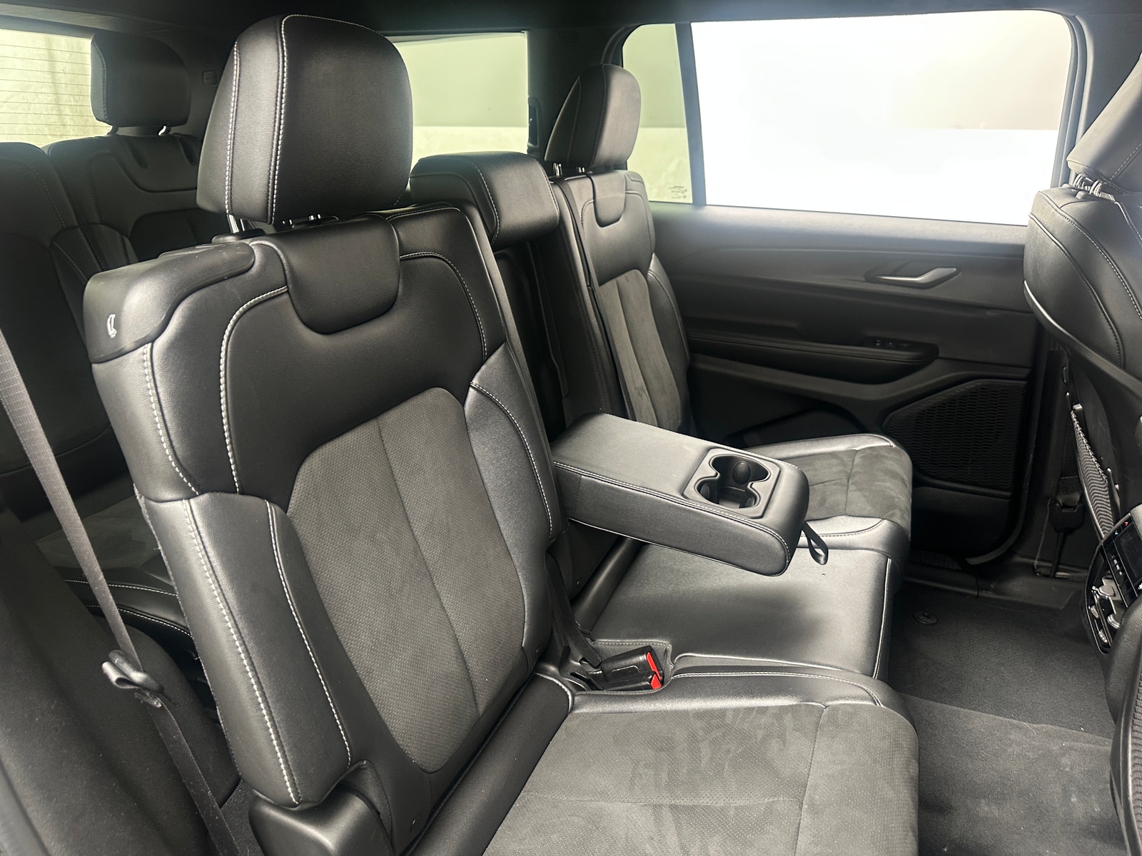 Thumbnail: 2024 Jeep Grand Cherokee L - 5