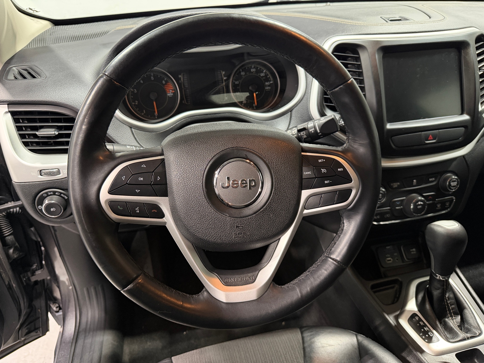 Thumbnail: 2018 Jeep Cherokee - 5
