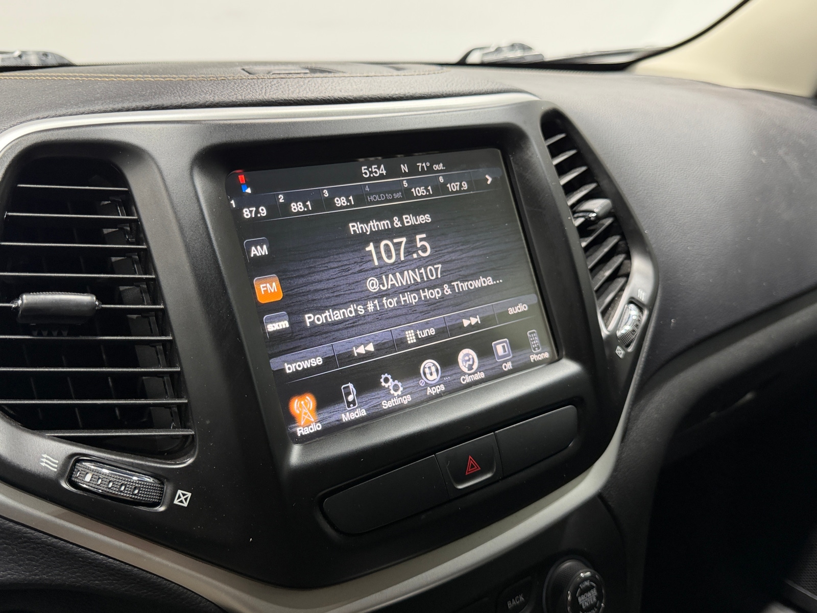 Thumbnail: 2018 Jeep Cherokee - 4