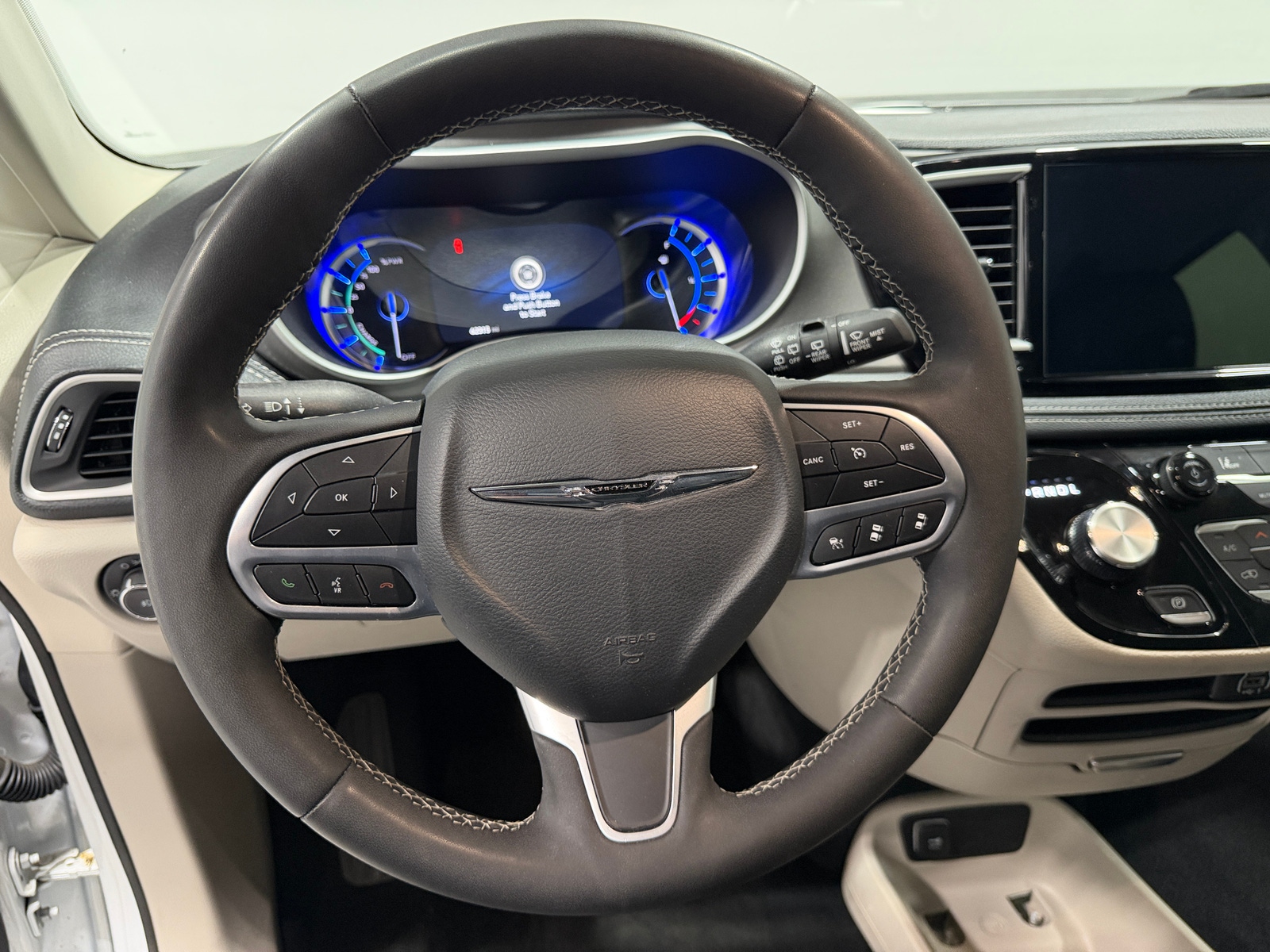 Thumbnail: 2024 Chrysler Pacifica - 4