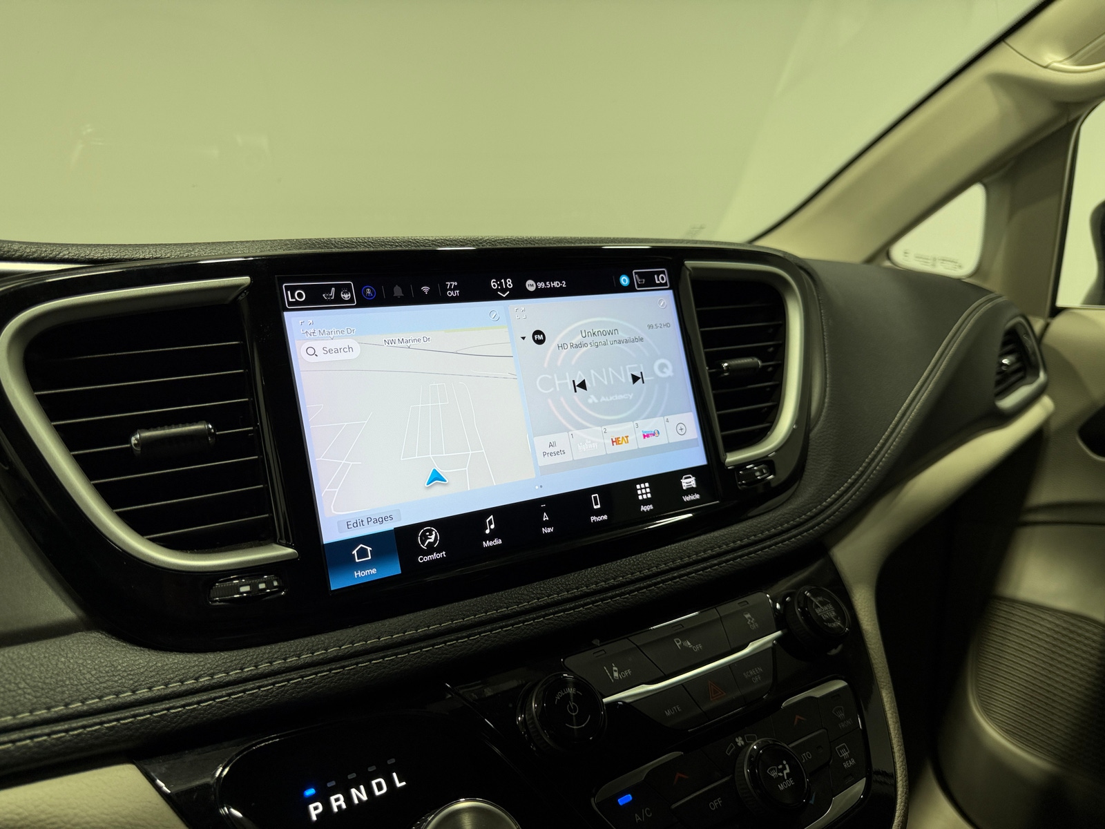 Thumbnail: 2024 Chrysler Pacifica - 3