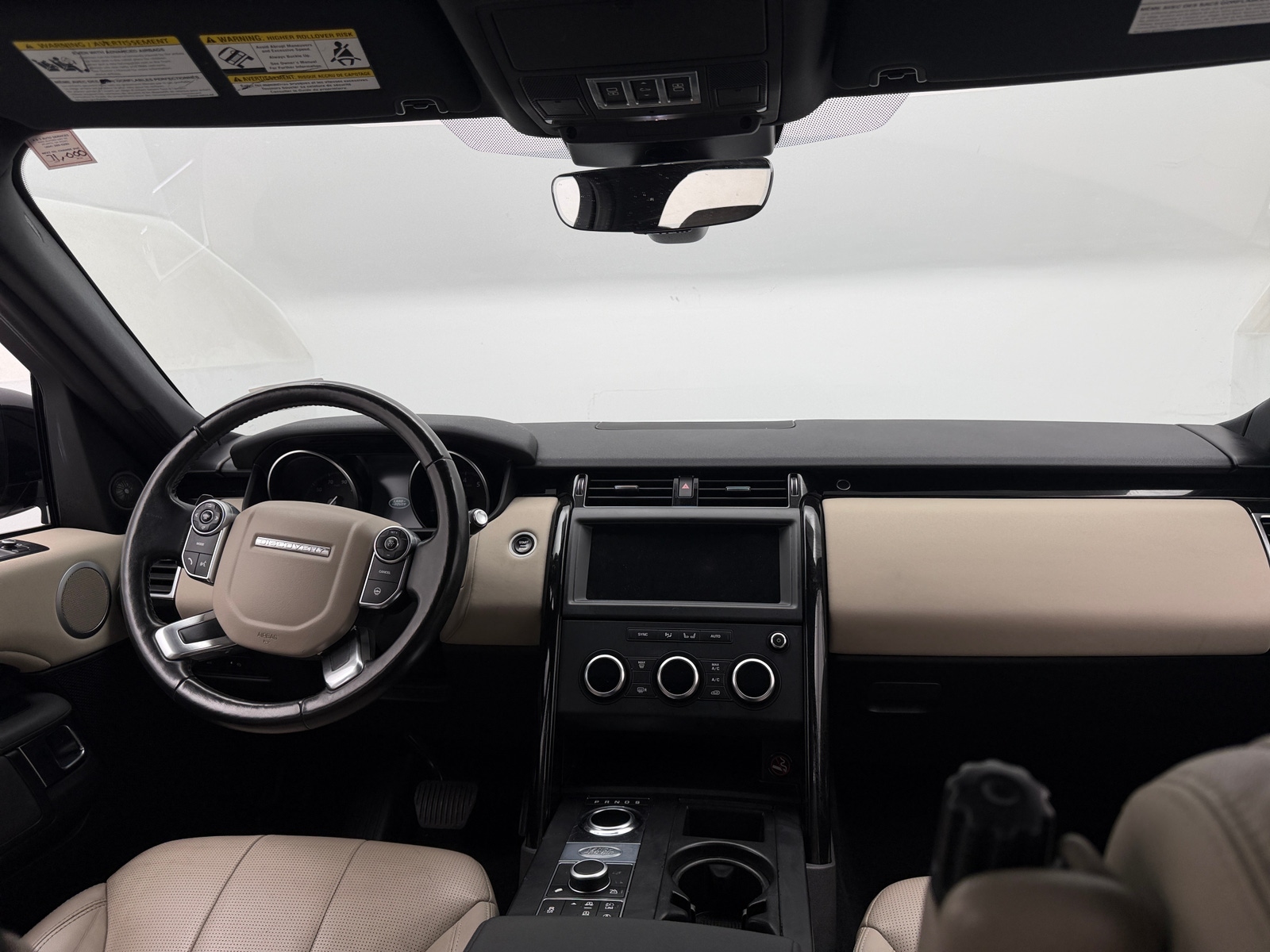Thumbnail: 2018 Land Rover Discovery - 2