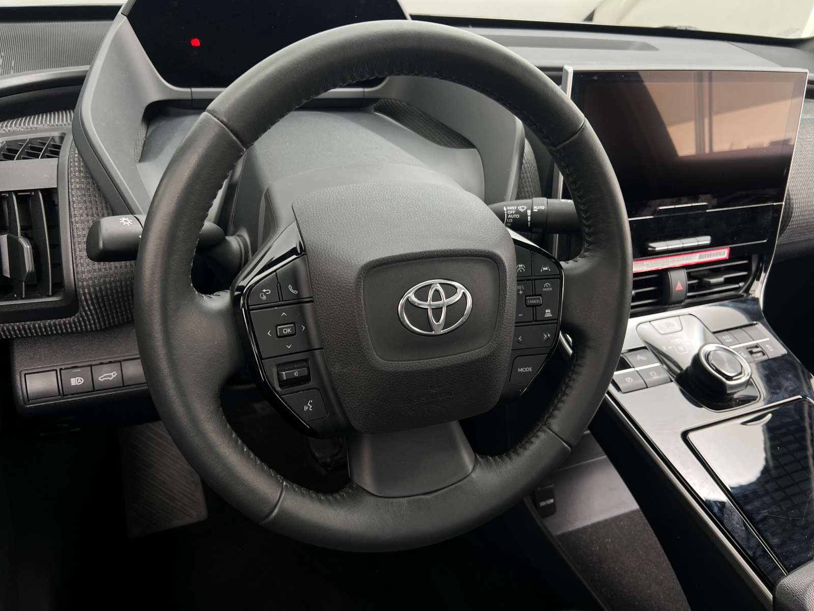 Thumbnail: 2024 Toyota bZ4X - 5