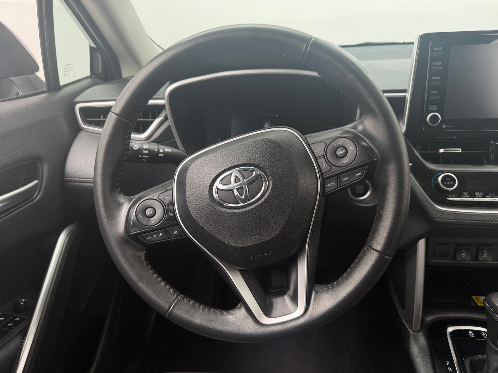 Thumbnail: 2022 Toyota Corolla Cross - 4